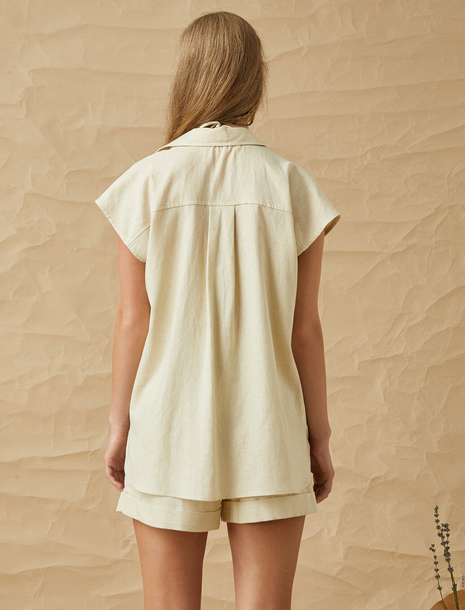   Cep Detaylı Kısa Kollu Keten Gömlek