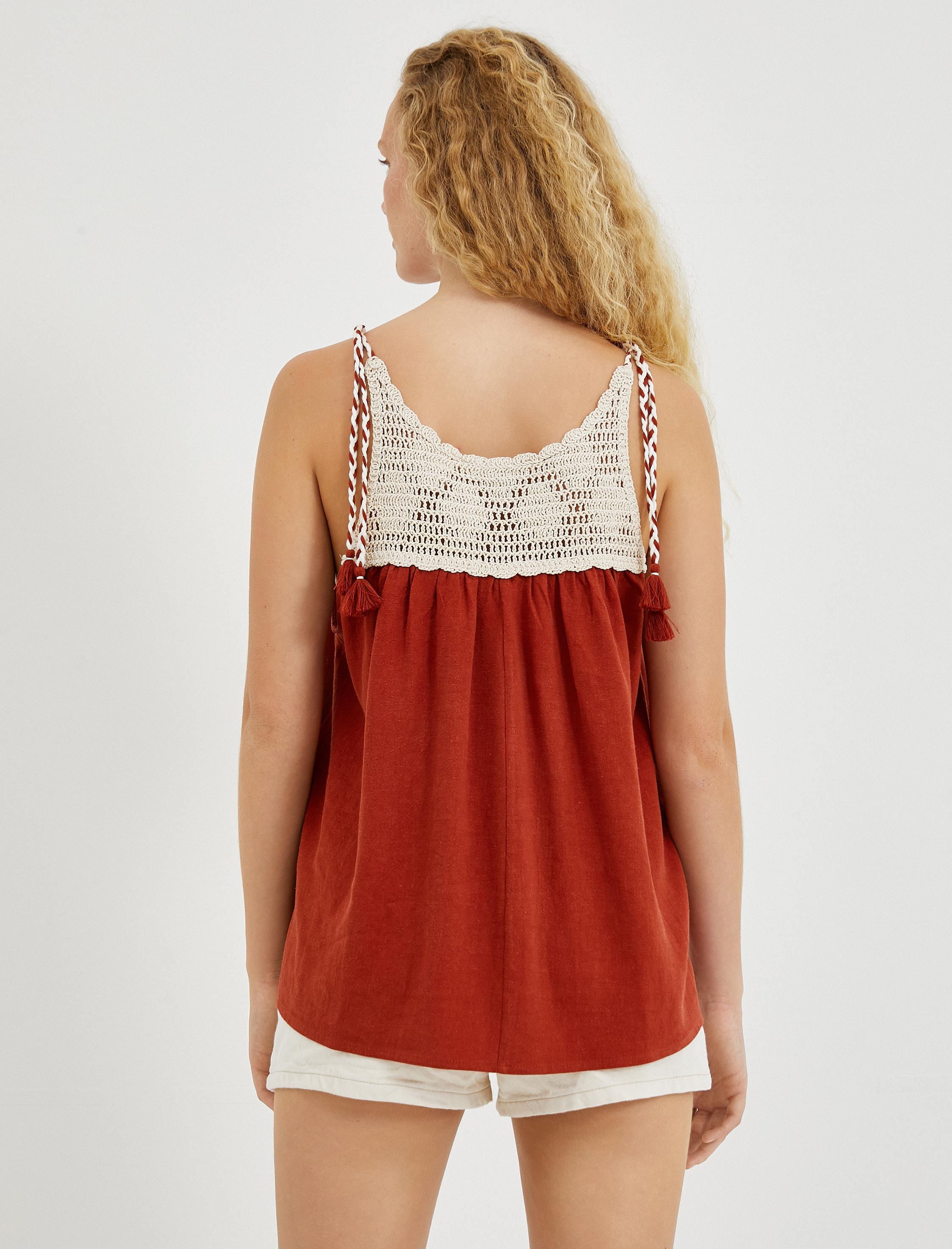   Dantel Detaylı Atlet Keten Karışımlı Koltuk Altı Derin Dekolteli