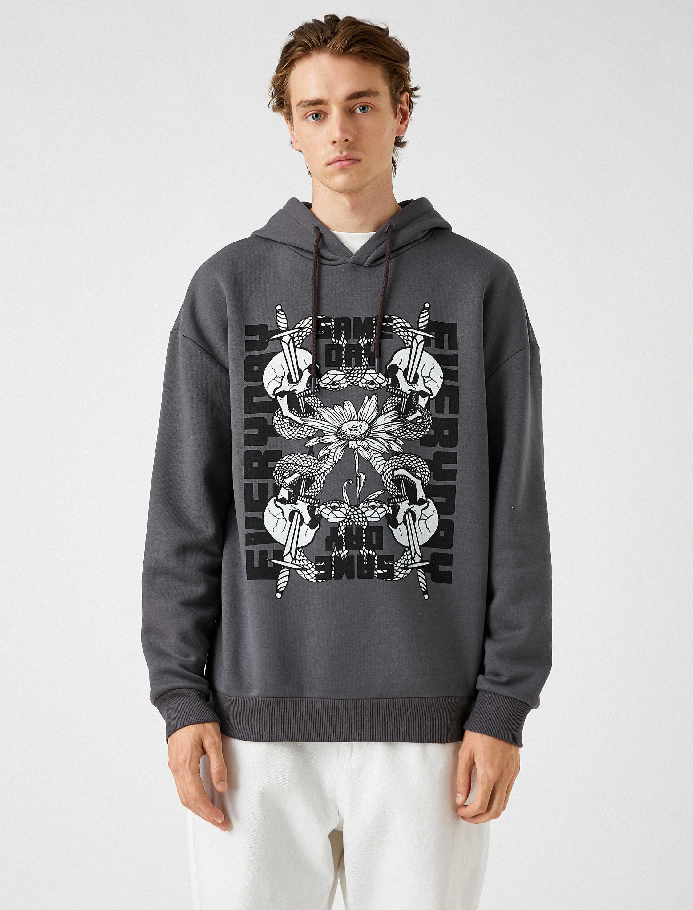   Kapşonlu Oversize Sweatshirt Şardonlu Kuru Kafa Baskılı