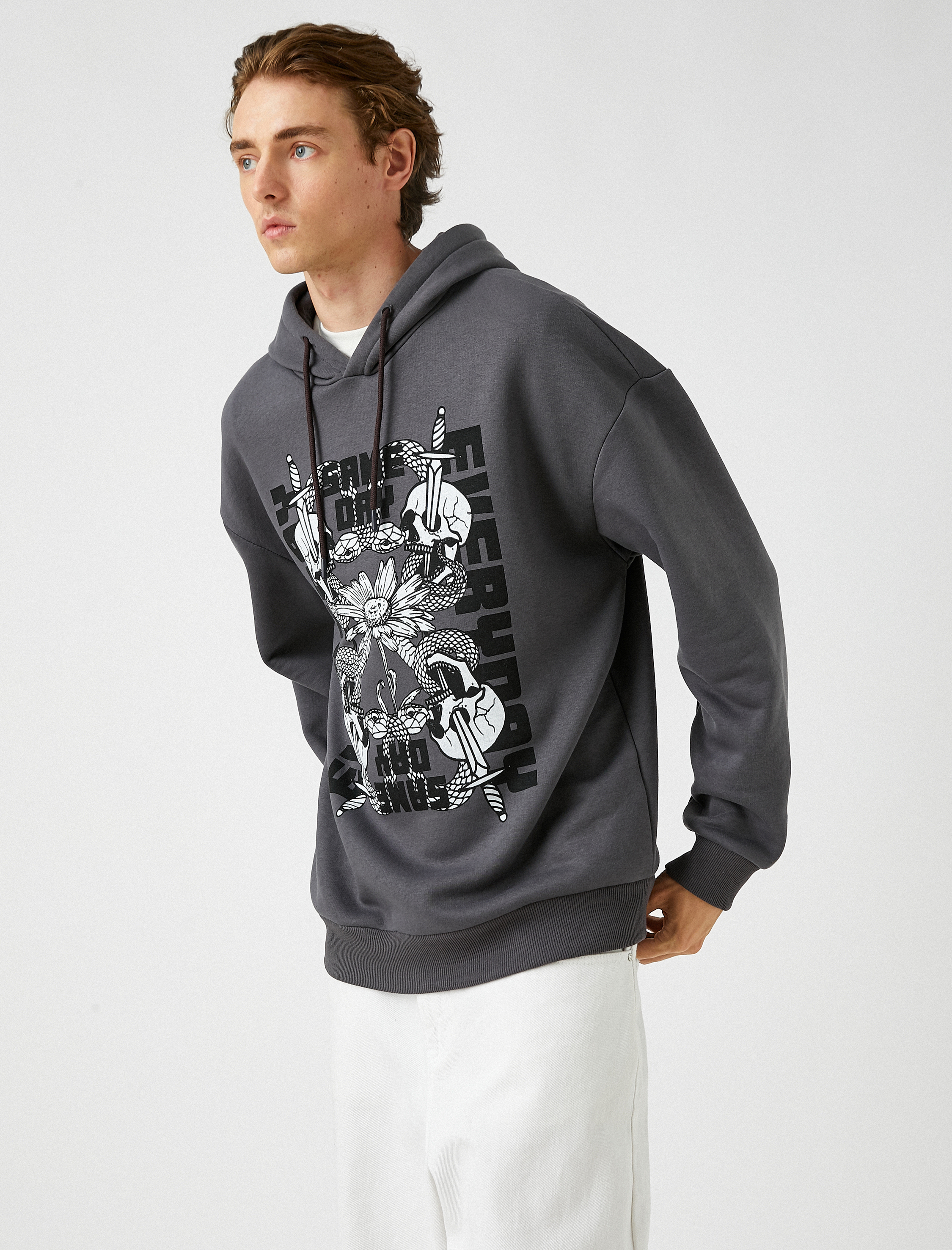   Kapşonlu Oversize Sweatshirt Şardonlu Kuru Kafa Baskılı