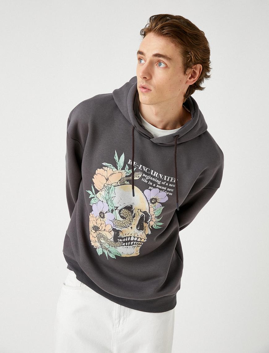   Kapşonlu Oversize Sweatshirt Şardonlu Kuru Kafa Baskılı