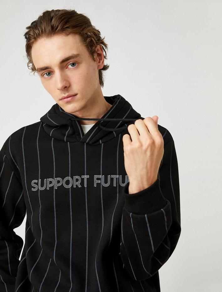  Baskılı Çizgili Kapşonlu Sweatshirt Şardonlu