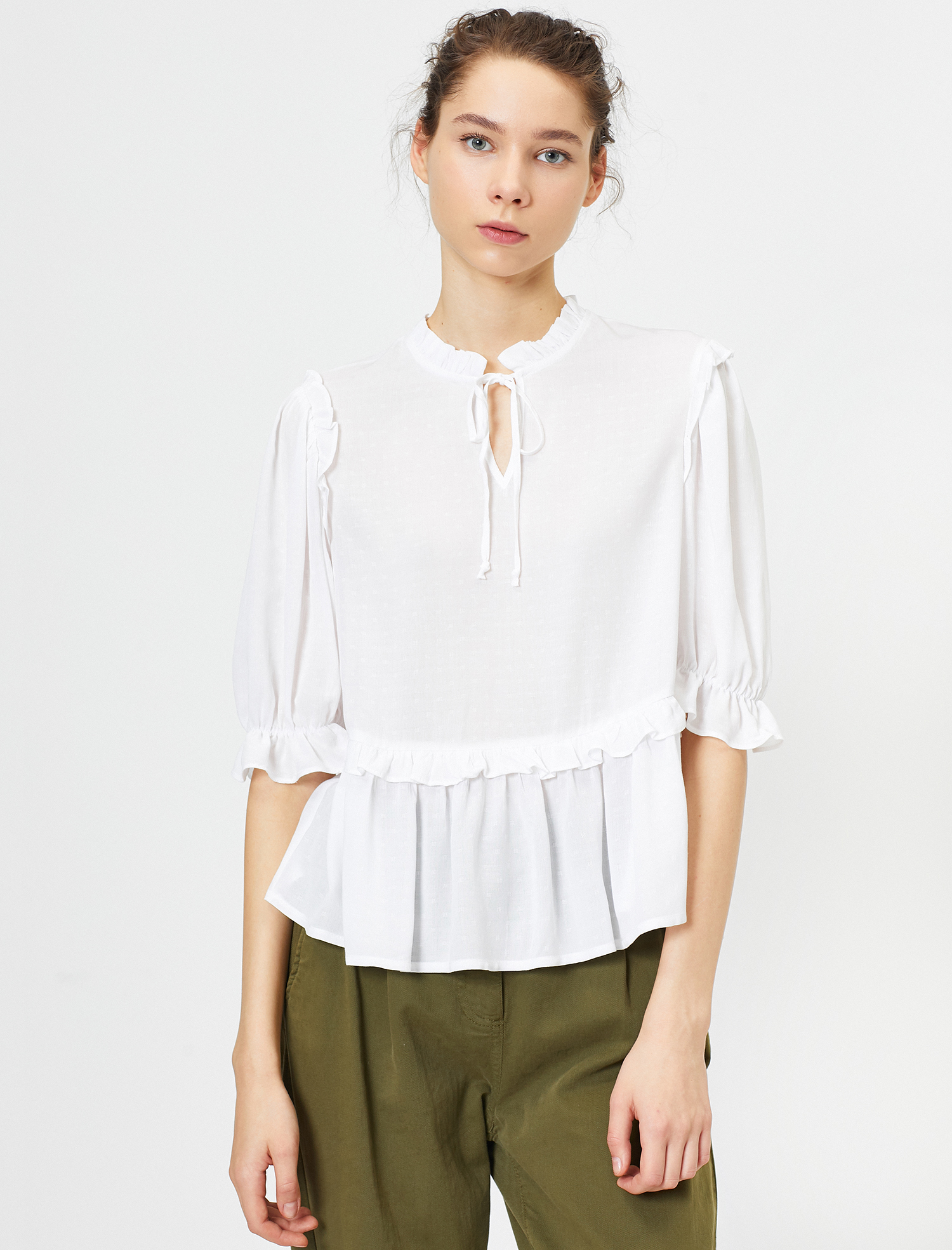   Fırfır ve Bağcık Detaylı Bol Kesim Bluz