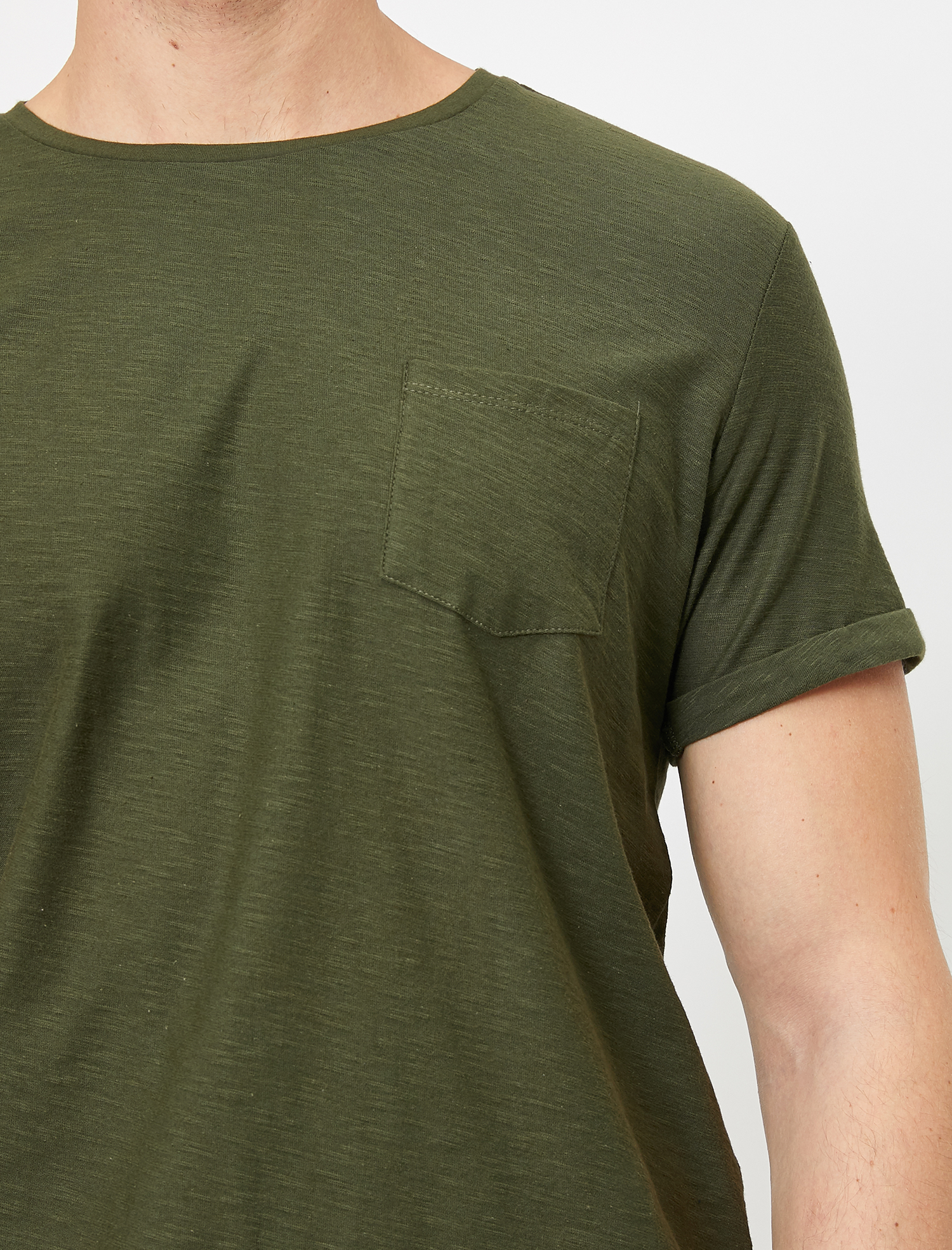 Bisiklet Yaka Cep Detaylı Flamlı Kumaş Dar Kesim Basic Tişört