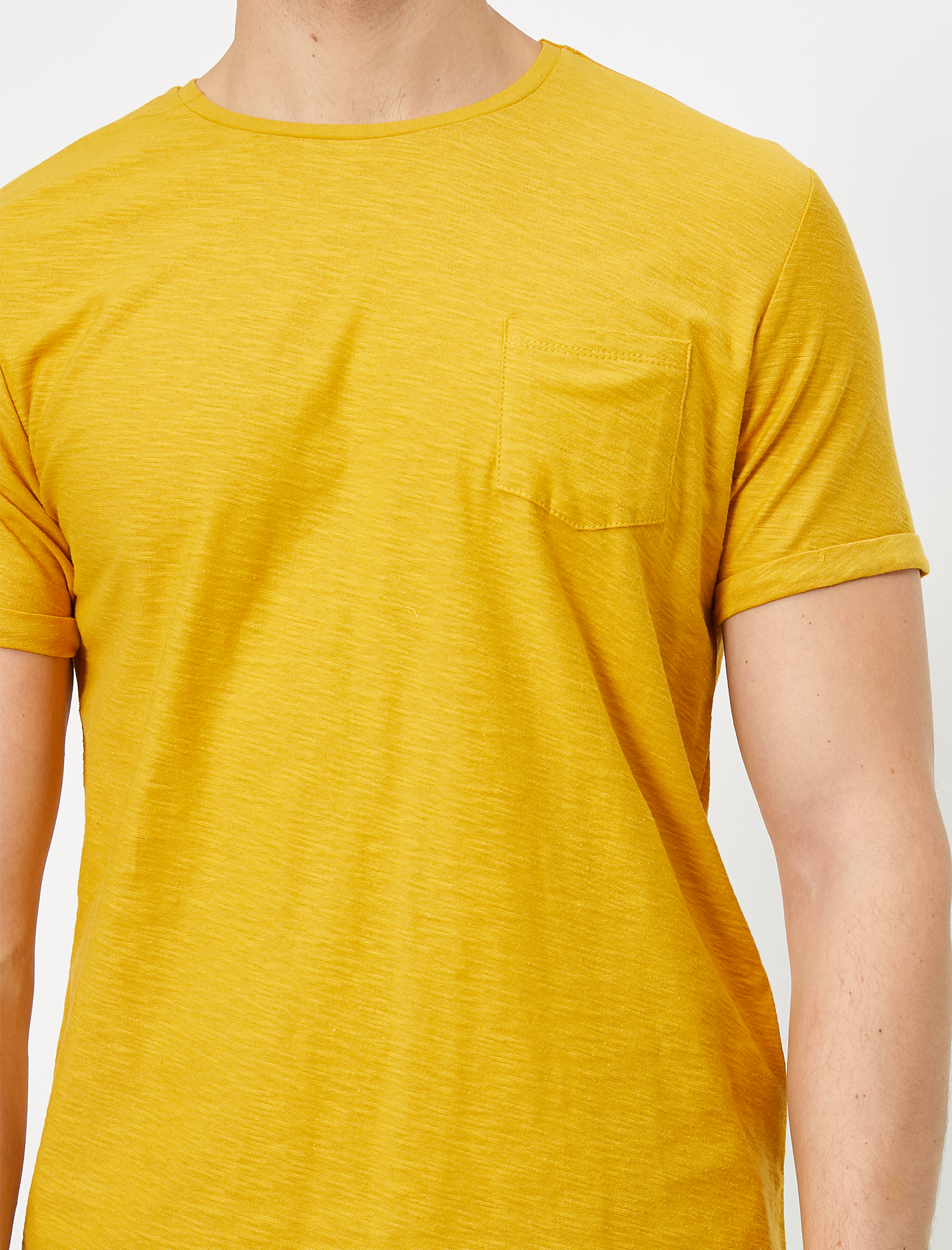   Bisiklet Yaka Cep Detaylı Flamlı Kumaş Dar Kesim Basic Tişört