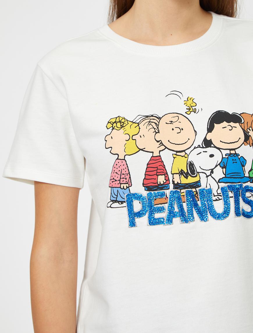   Snoopy Baskılı Lisanslı Pullu Kısa Kollu Tişört