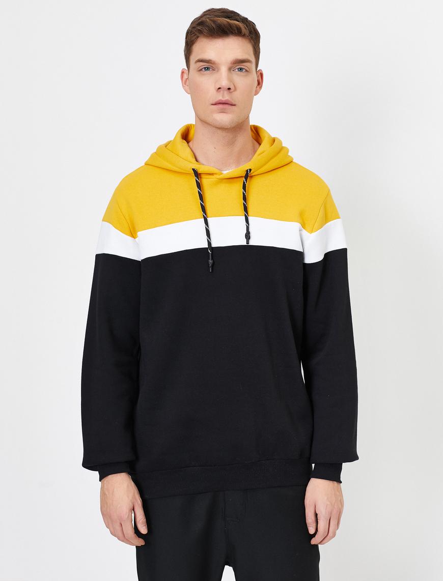   Kapüşonlu Bloklu Desenli Kordon Detaylı Sweatshirt