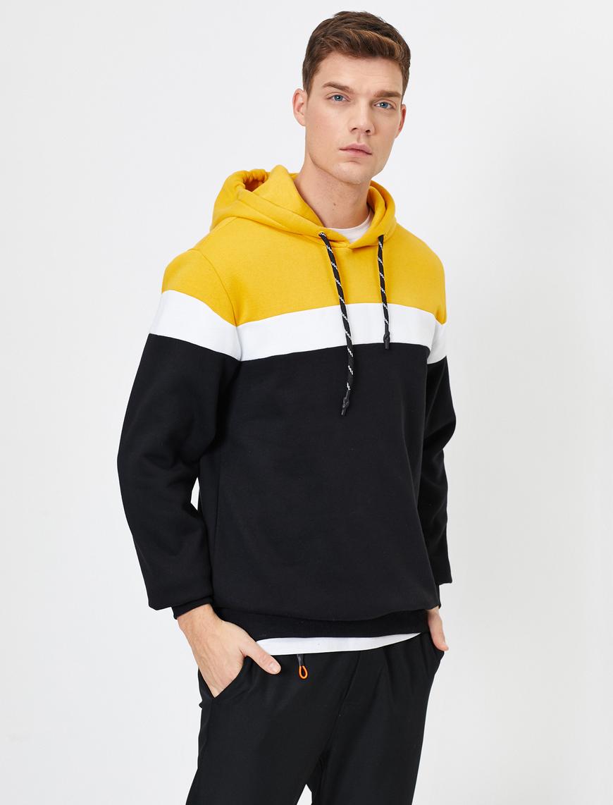   Kapüşonlu Bloklu Desenli Kordon Detaylı Sweatshirt