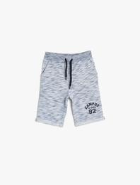 Kırçıllı İnce Sweat Kumaşından Cepli Beli Ribanalı ve Kordonlu Baskılı Şort