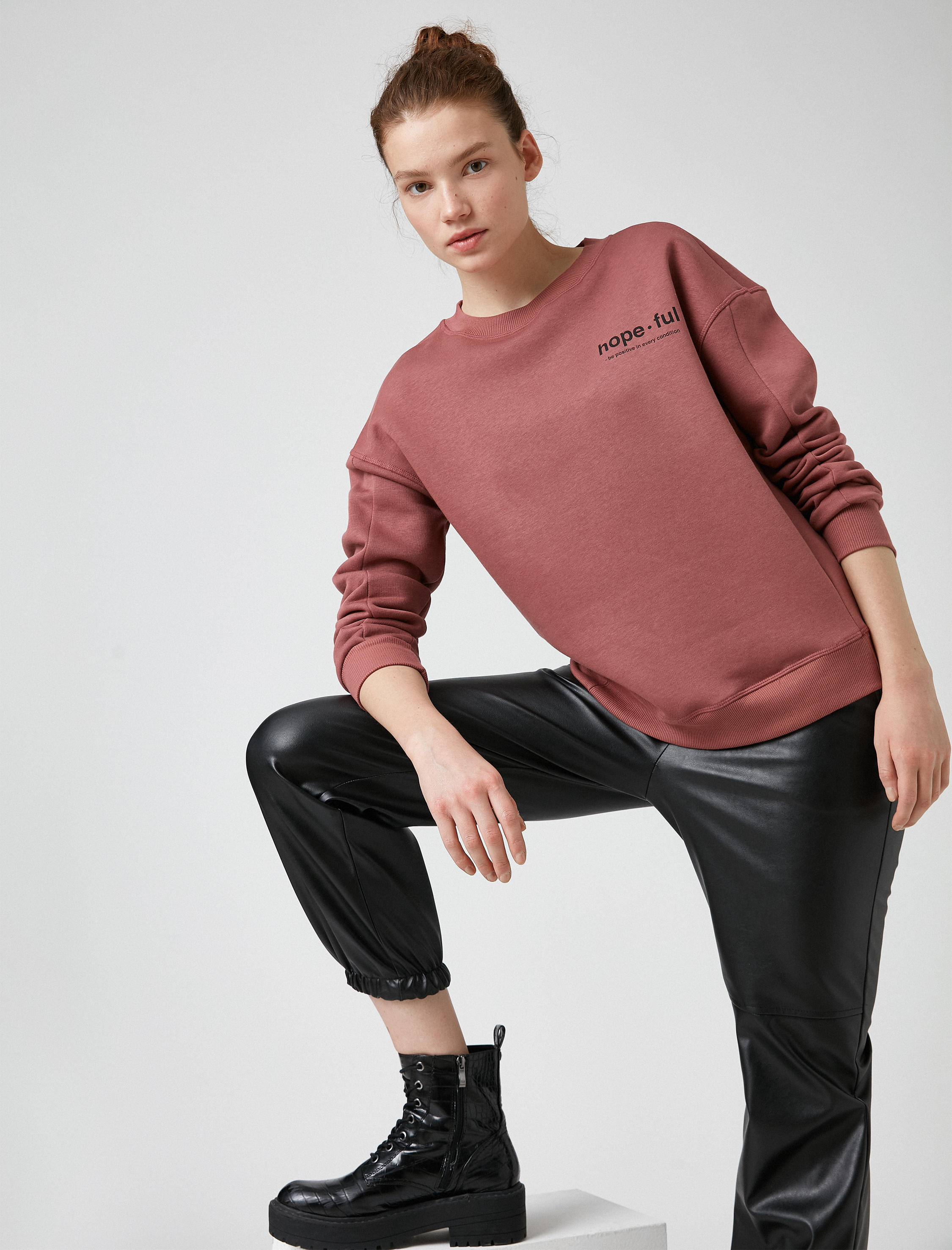   Bisiklet Yaka Slogan Baskılı Sweatshirt