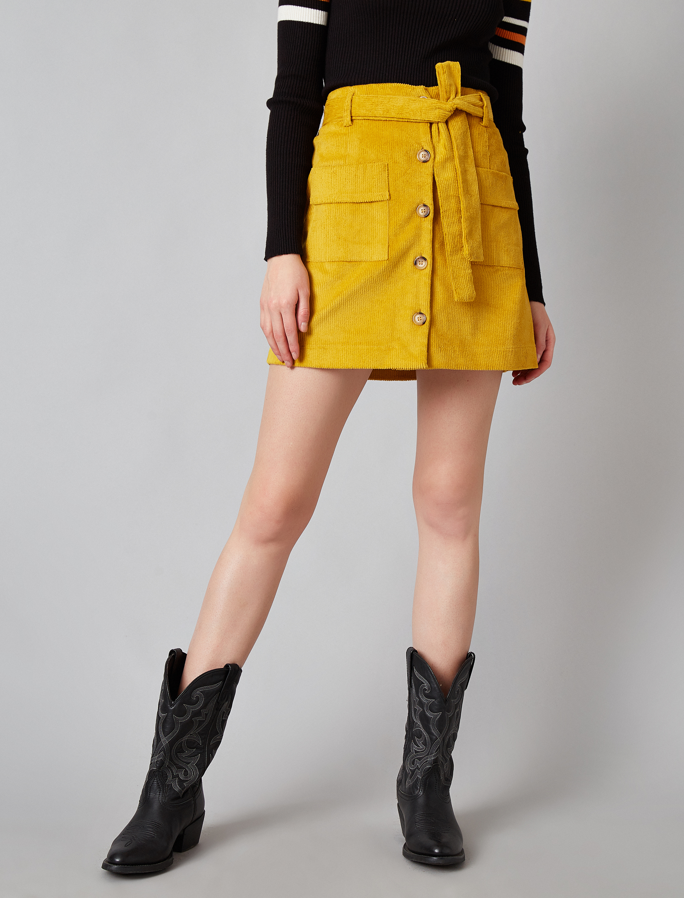   Fitilli Kadife Kemerli Cep Detaylı Mini Etek