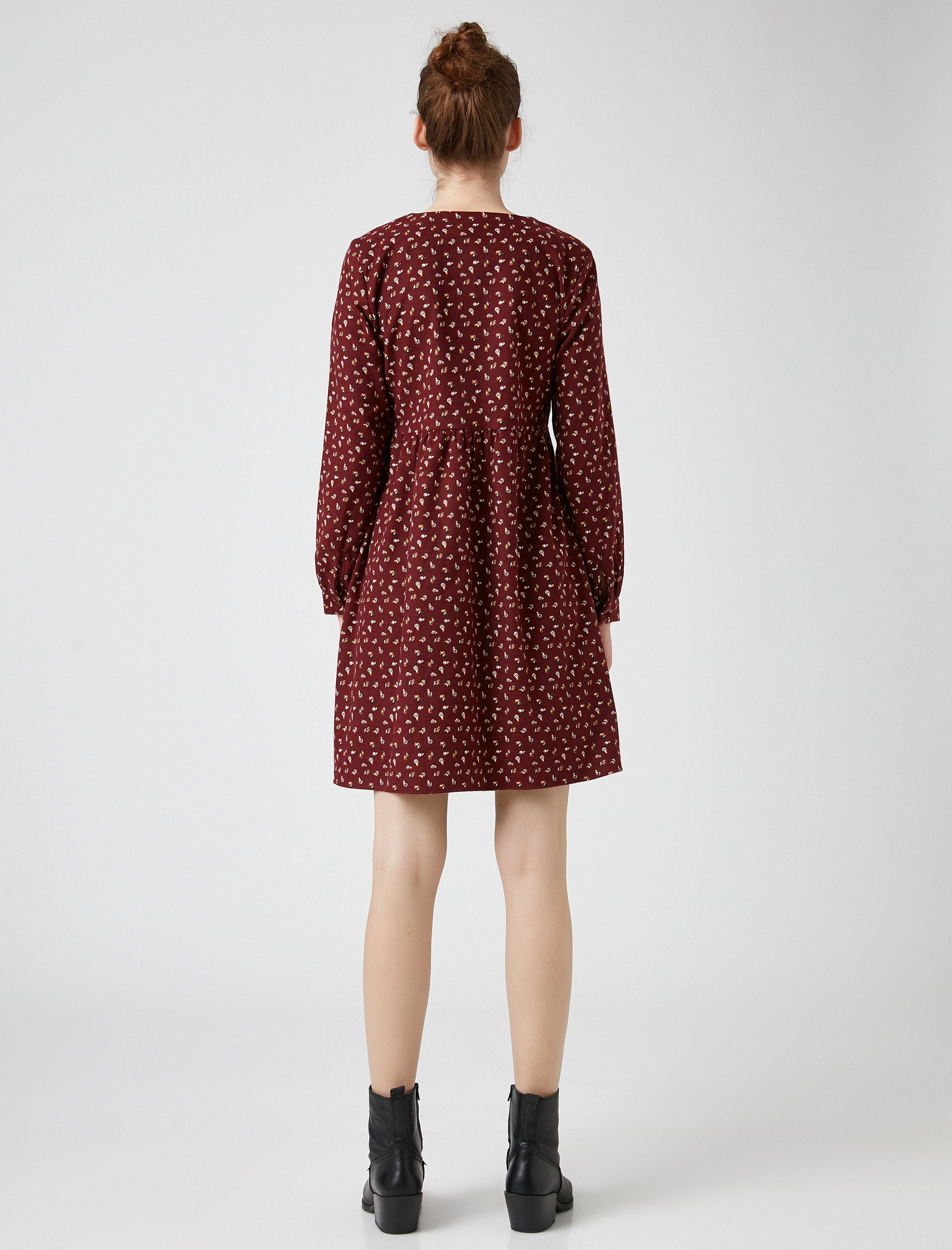   Pamuklu Çiçekli Kısa Elbise