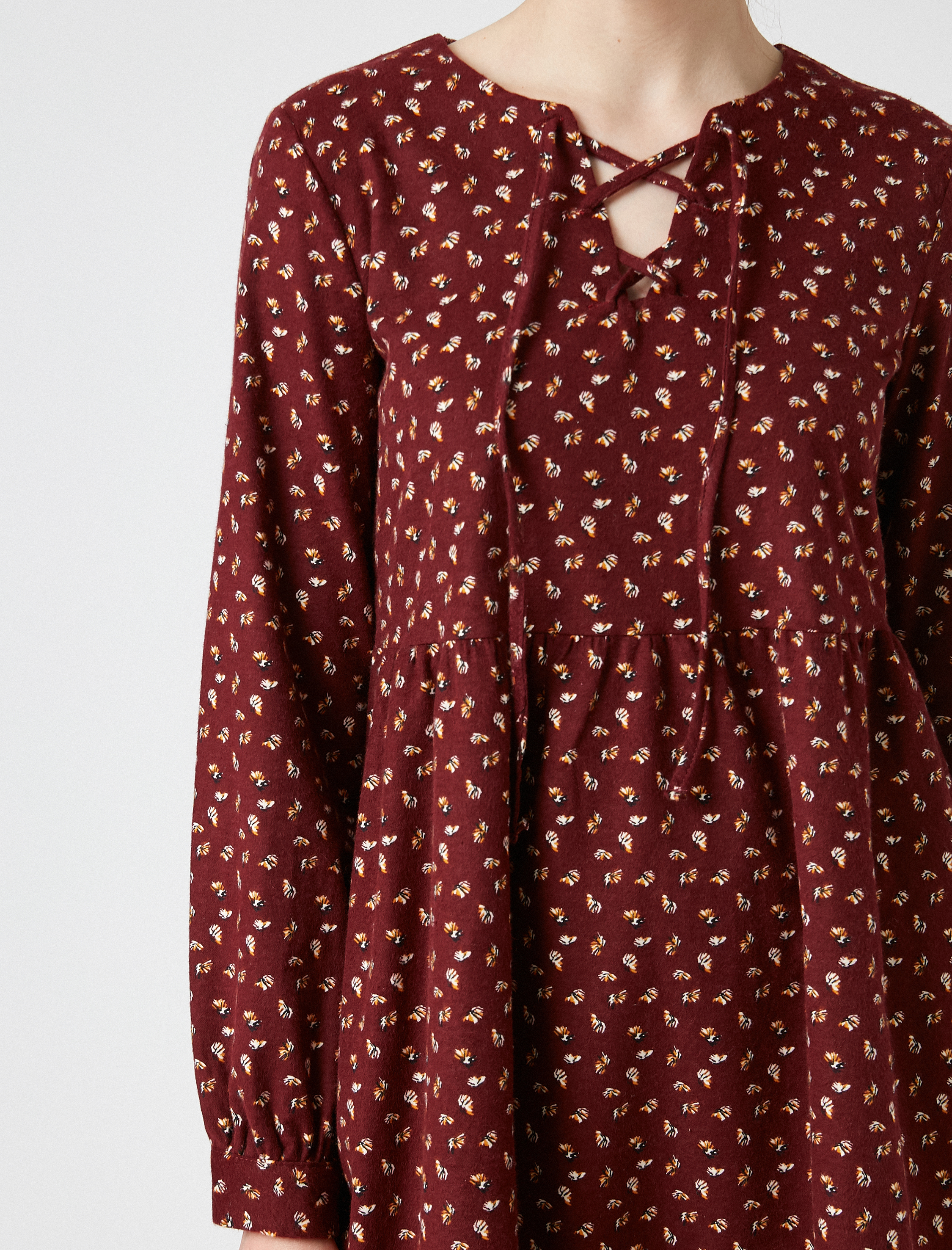   Pamuklu Çiçekli Kısa Elbise