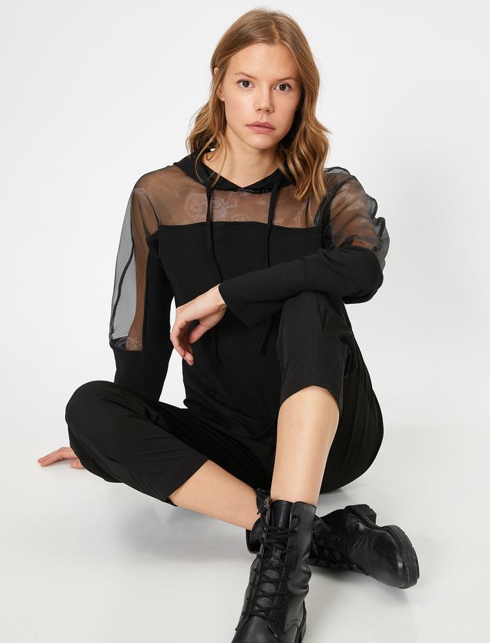  Kapüşonlu Tül Detaylı Uzun Kollu Sweatshirt
