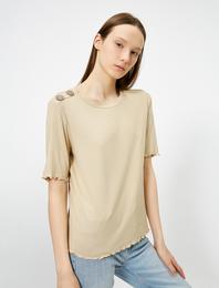 Bisiklet Yaka Düğme Detaylı Tişört