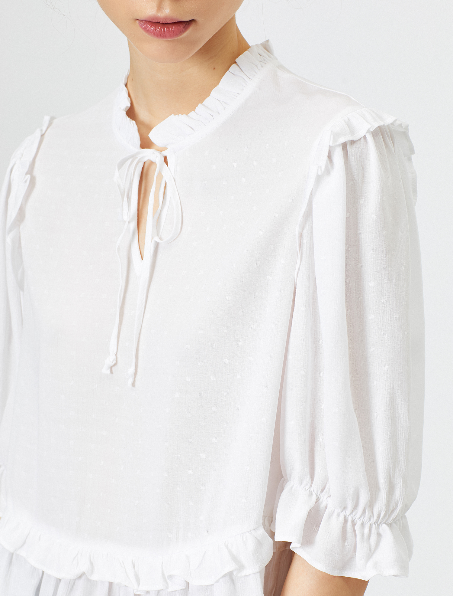   Fırfır ve Bağcık Detaylı Bol Kesim Bluz