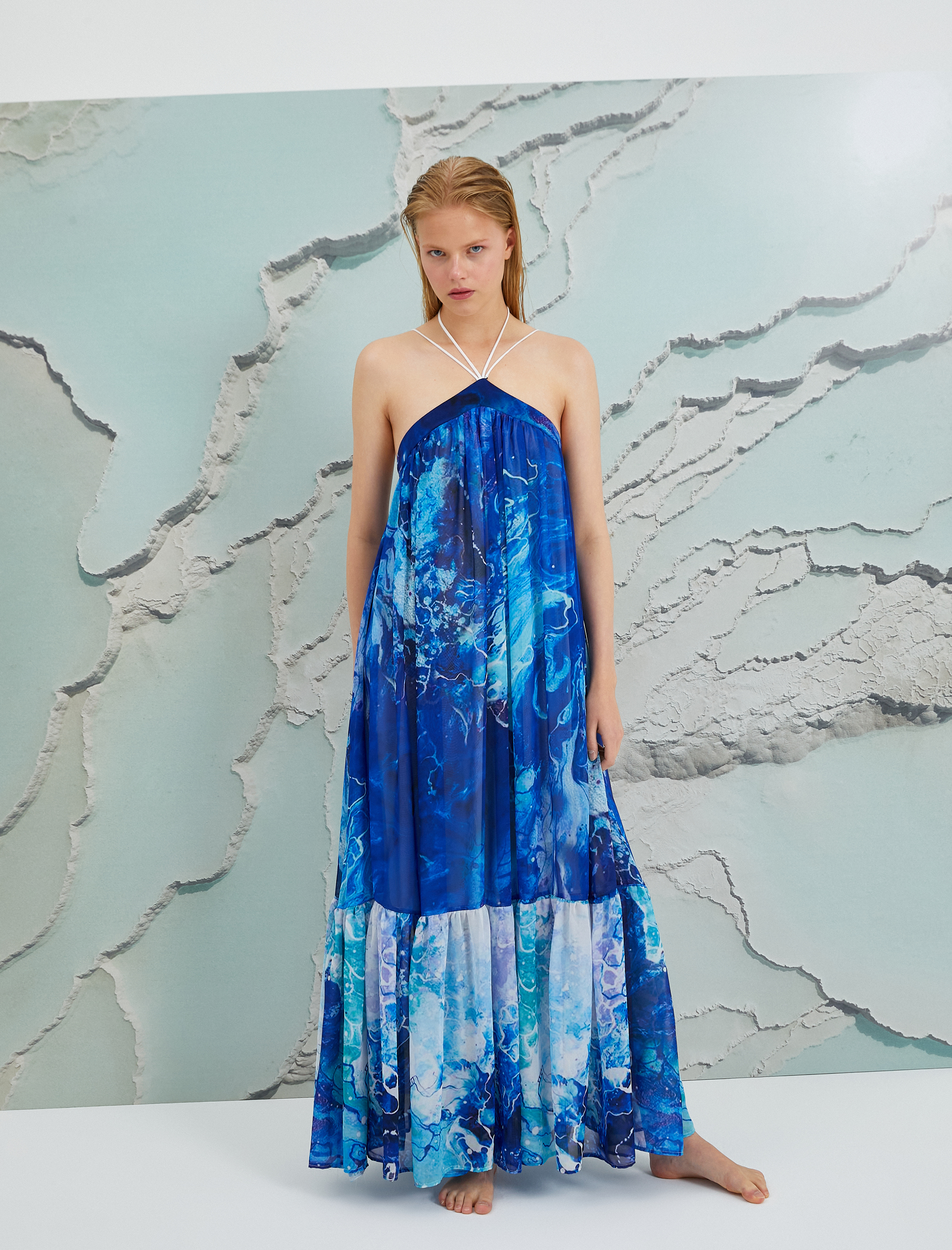   Koton X Şahika Ercümen - Boyundan Bağlamalı Desenli Elbise