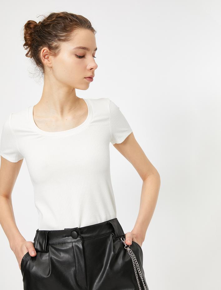  Yuvarlak Yaka Kısa Kollu Body