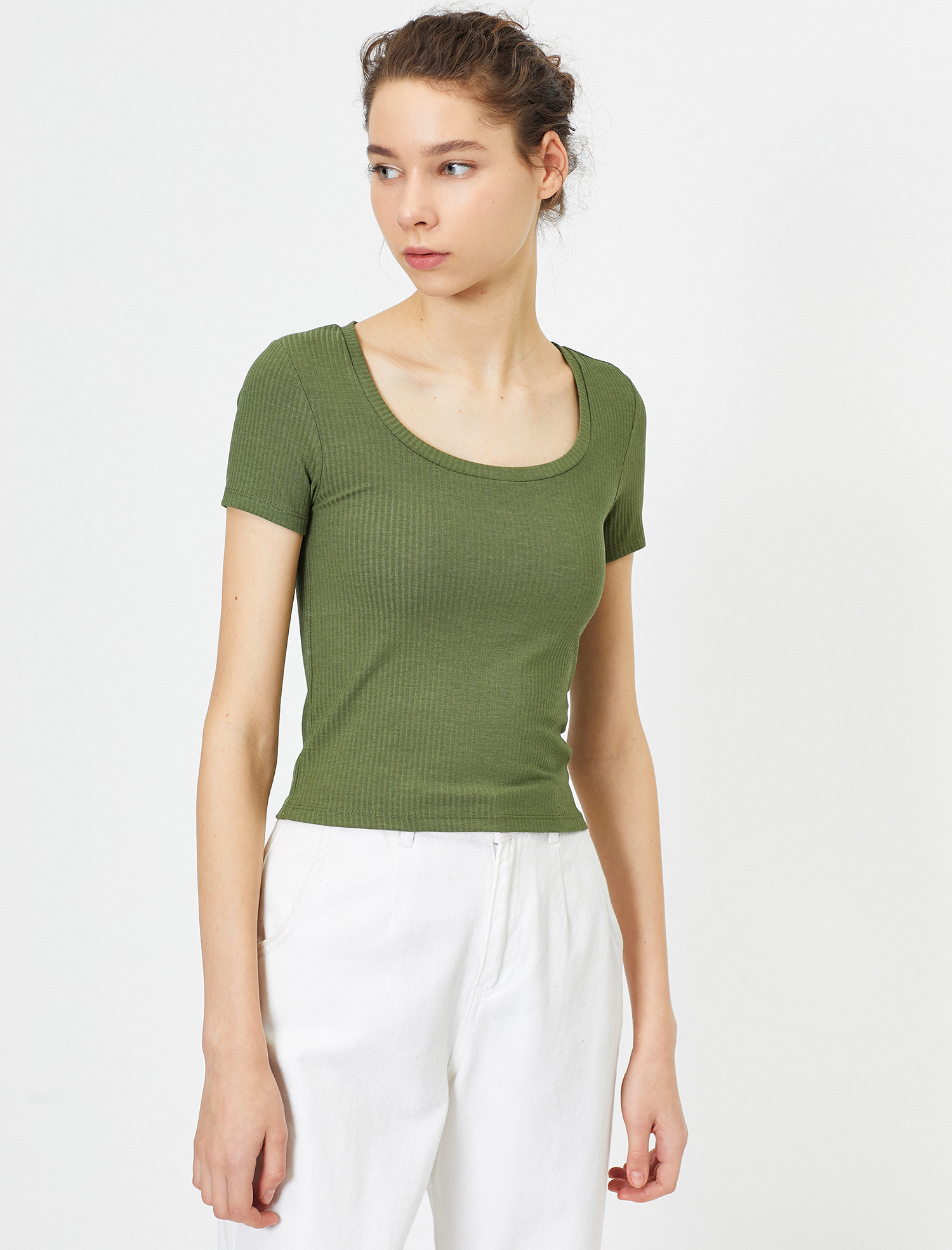   Yuvarlak Yaka Kısa Kollu Body