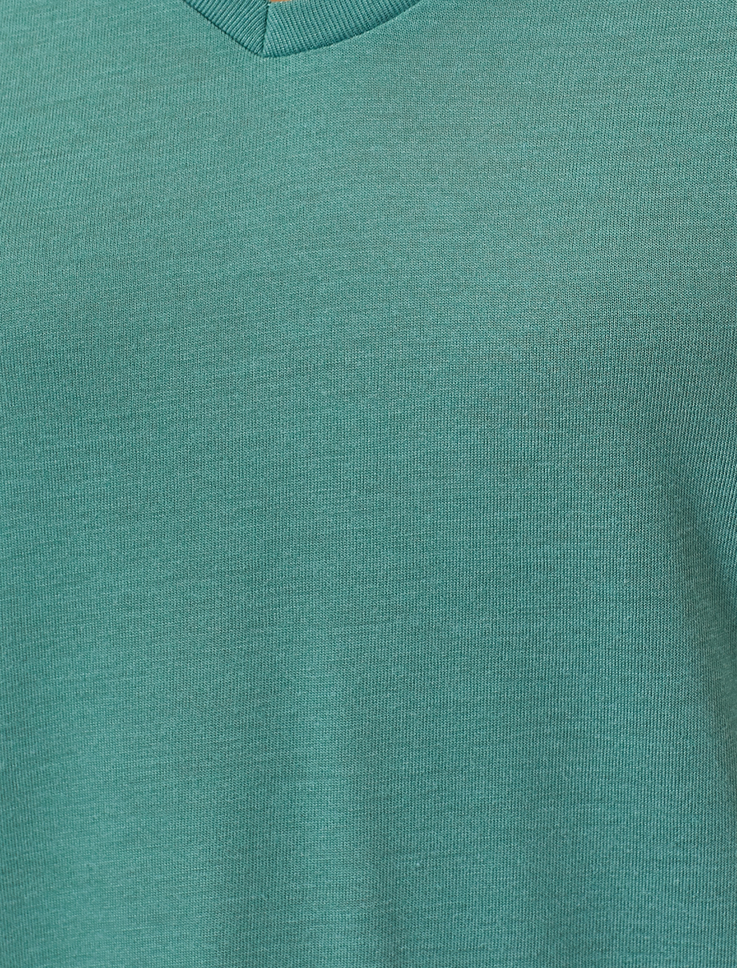   V Yaka Rahat Kalıp Basic Tişört