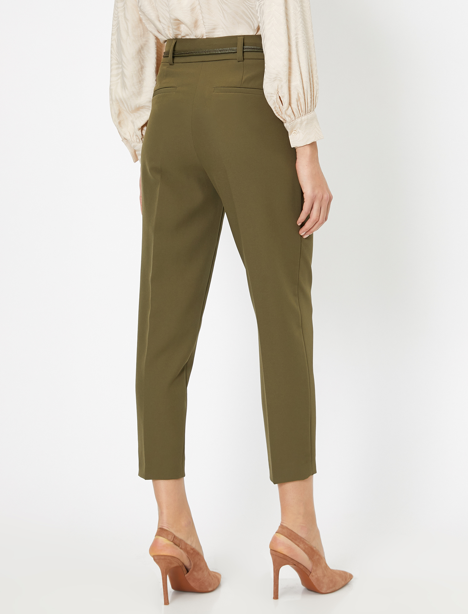   Kemer Detaylı Pilili Pantolon