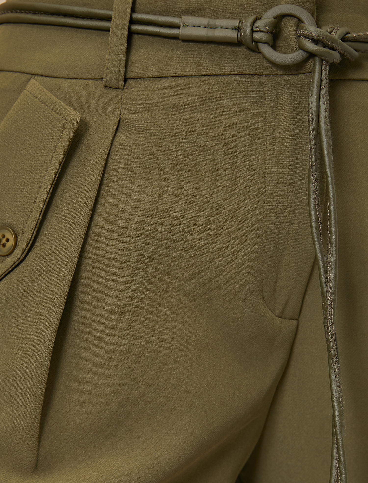   Kemer Detaylı Pilili Pantolon