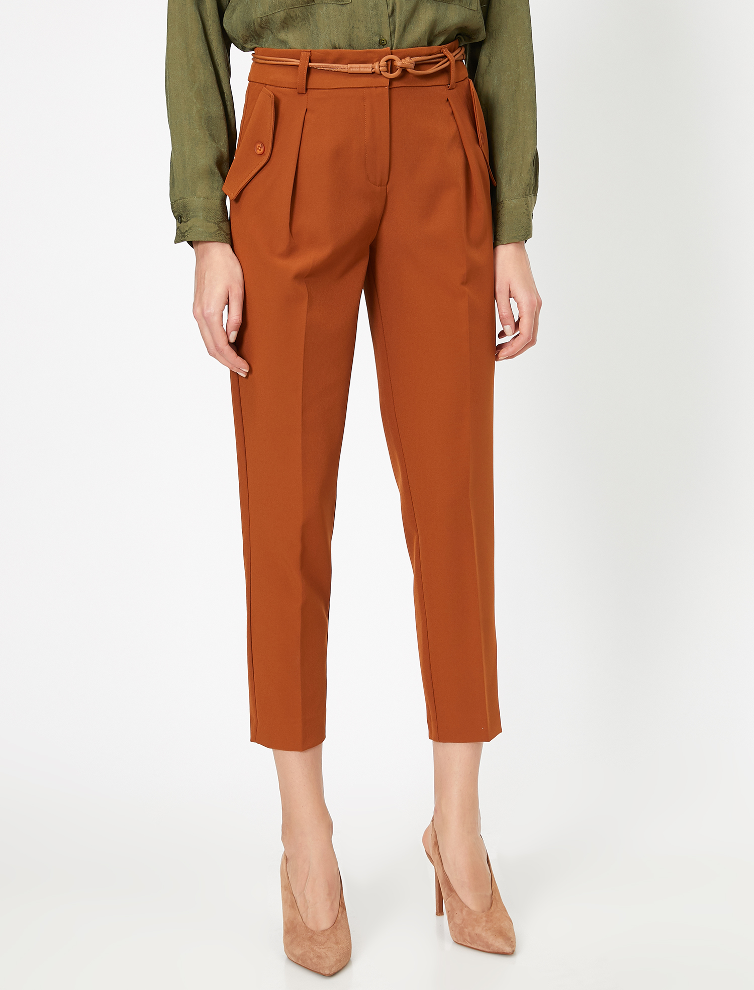   Kemer Detaylı Pilili Pantolon