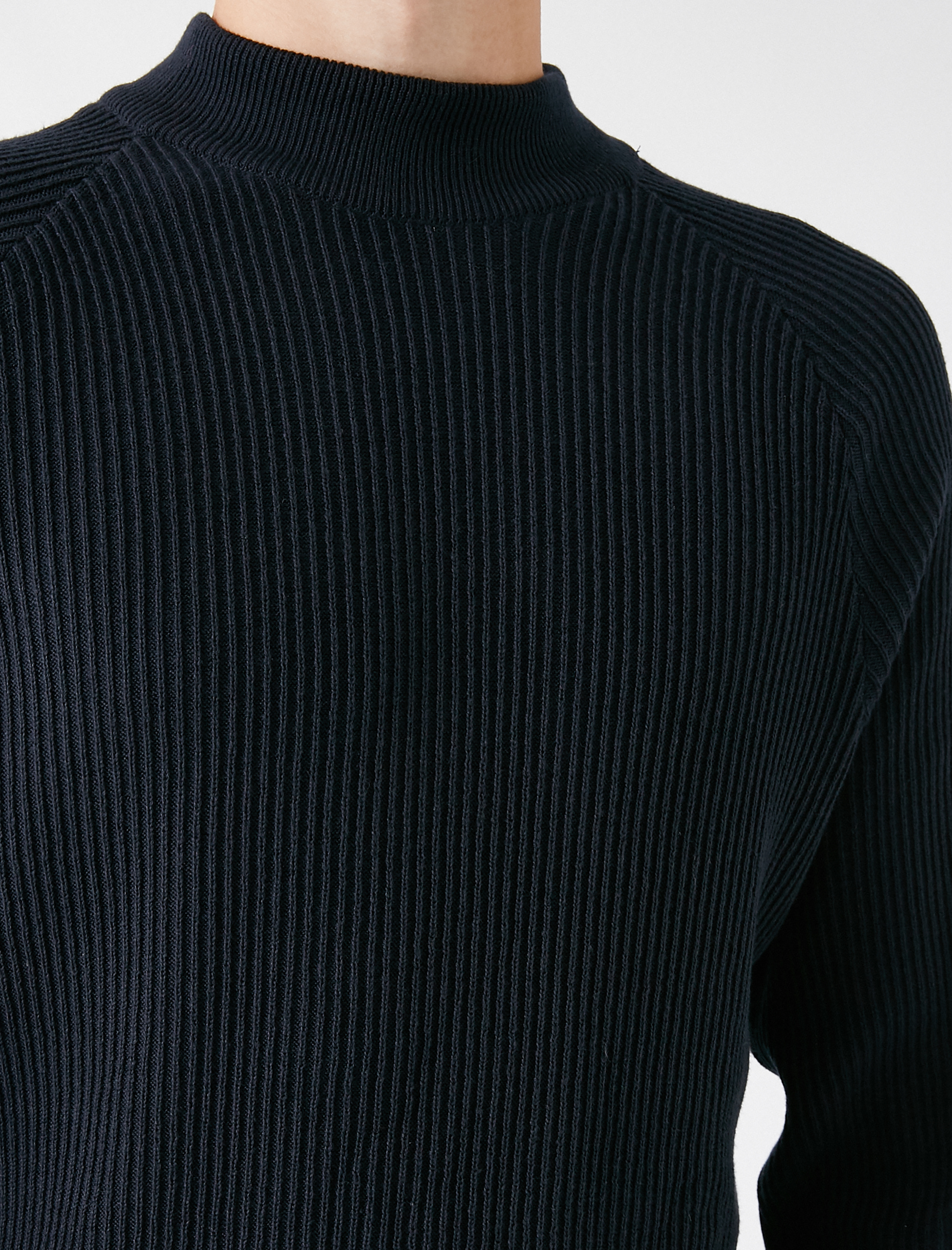   Yarım Balıkçı Yaka Uzun Kollu Triko Kazak