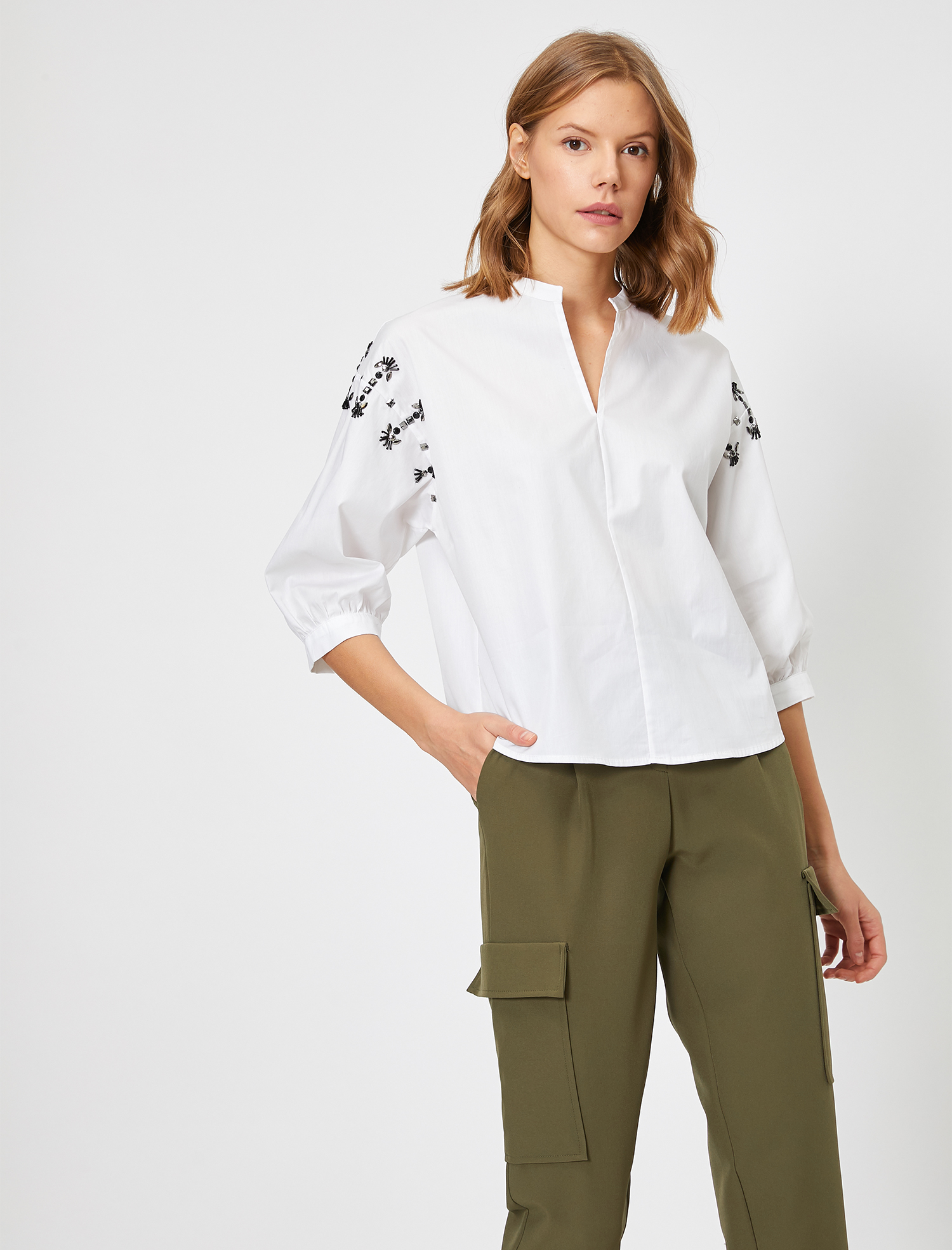   Taş Detaylı Poplin Bluz