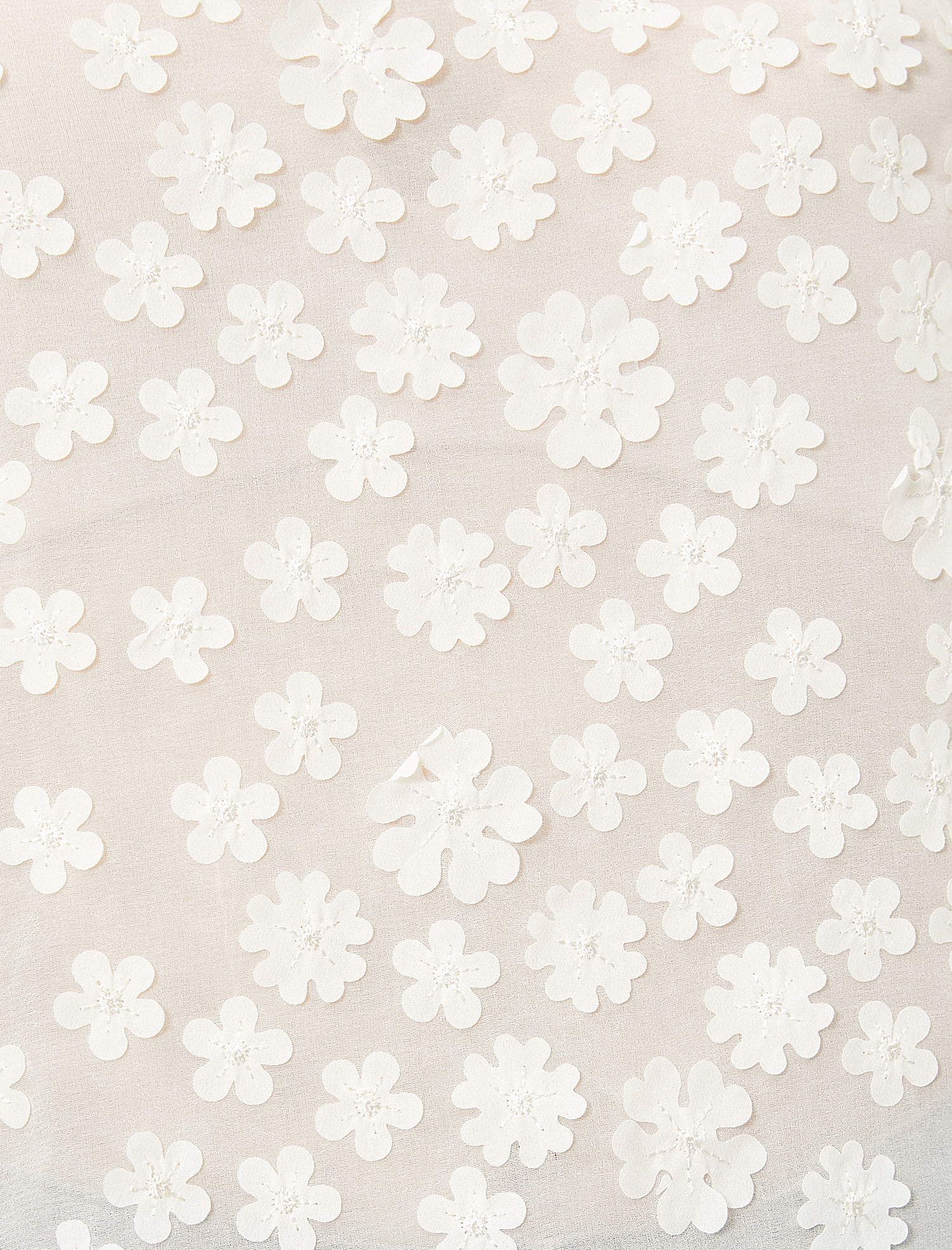   Uzun Kollu Çiçek İşlemeli Volanlı Bluz