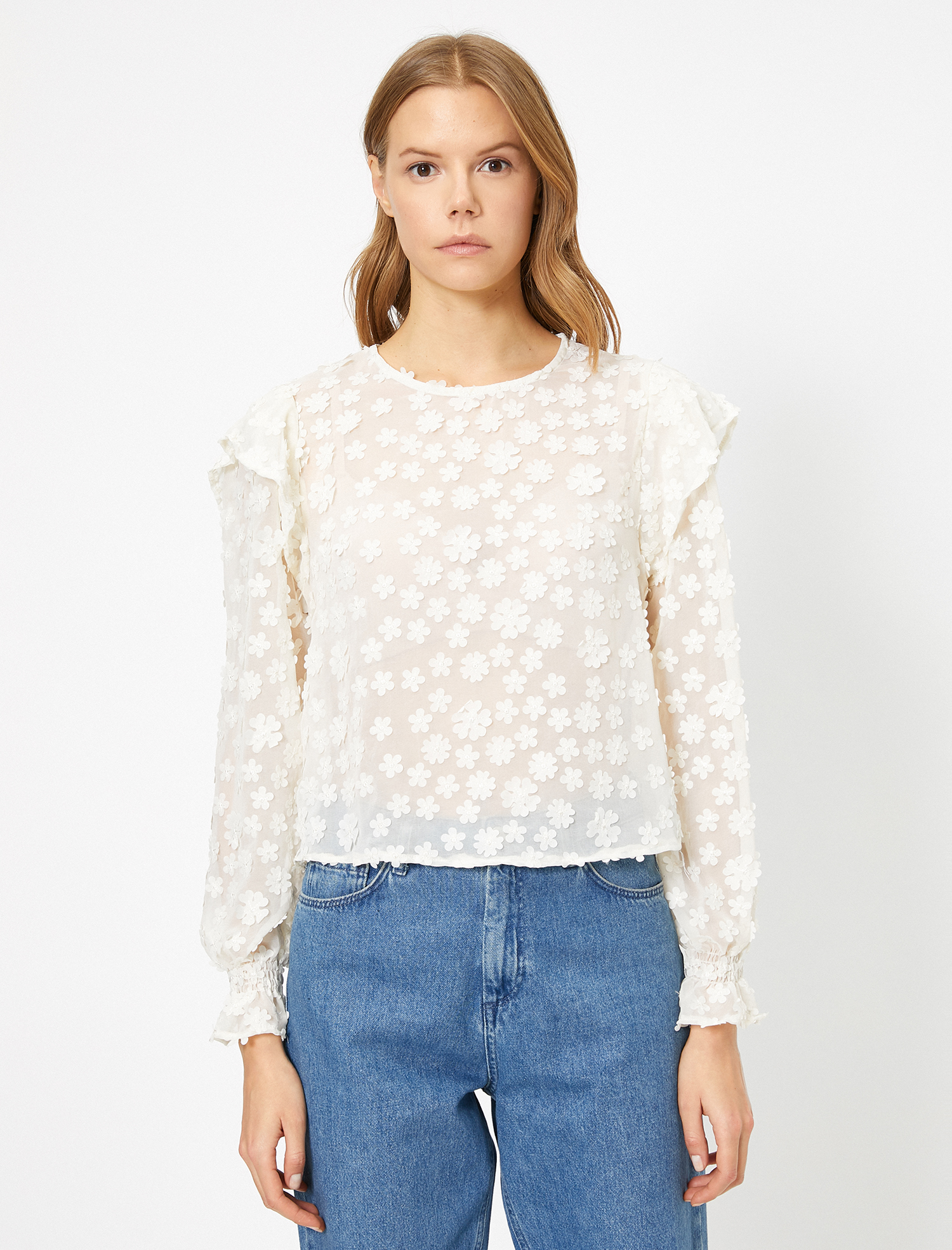   Uzun Kollu Çiçek İşlemeli Volanlı Bluz