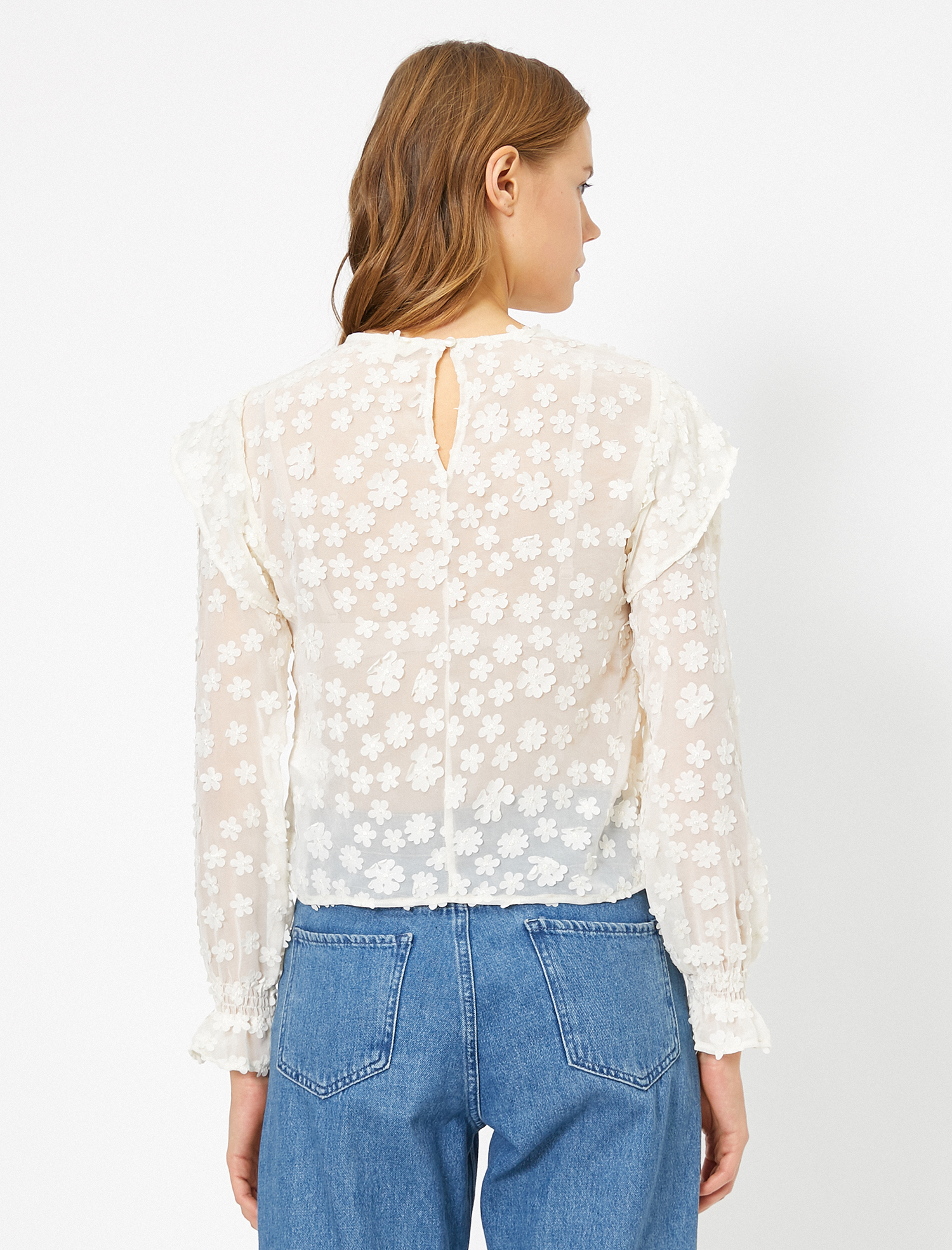   Uzun Kollu Çiçek İşlemeli Volanlı Bluz