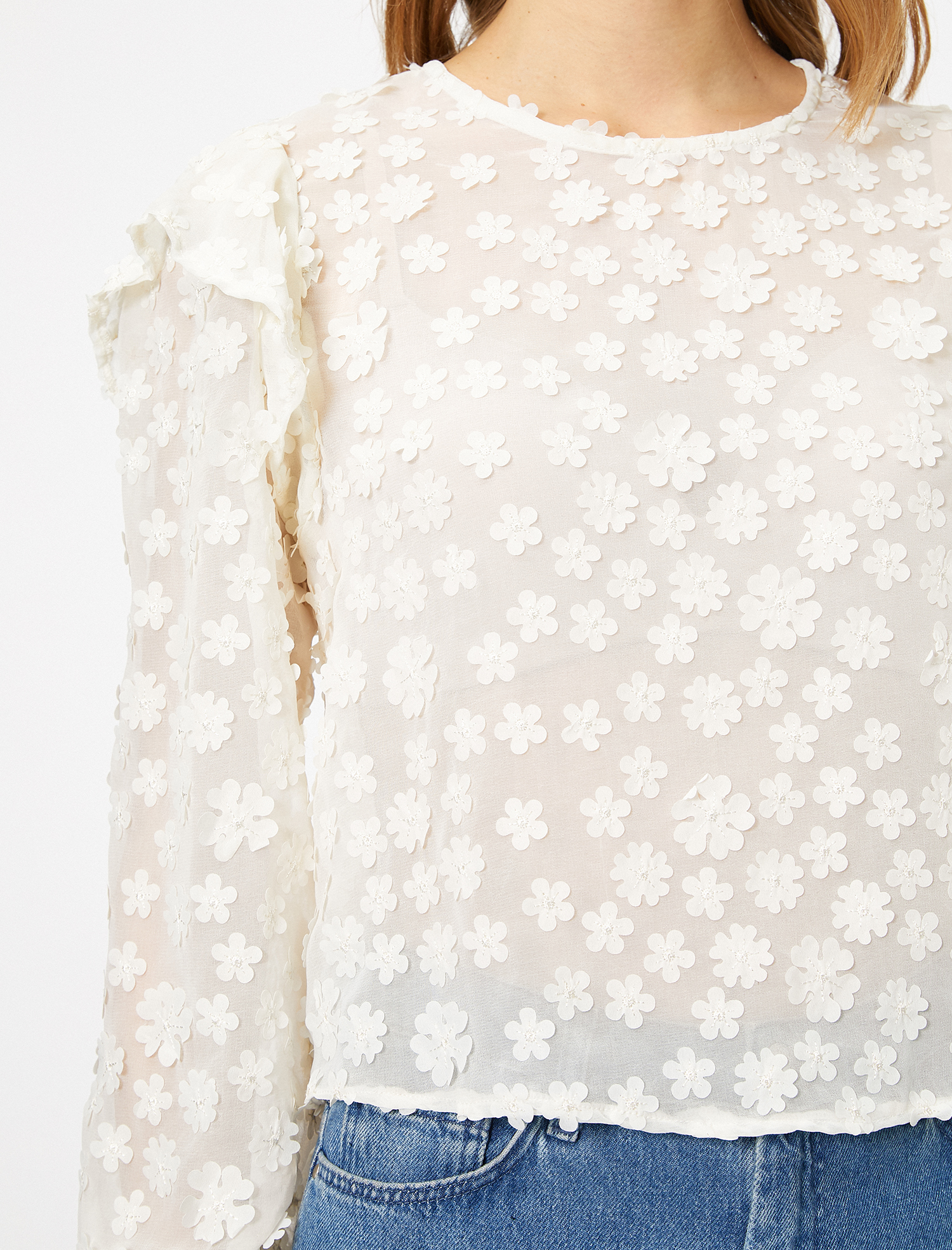   Uzun Kollu Çiçek İşlemeli Volanlı Bluz