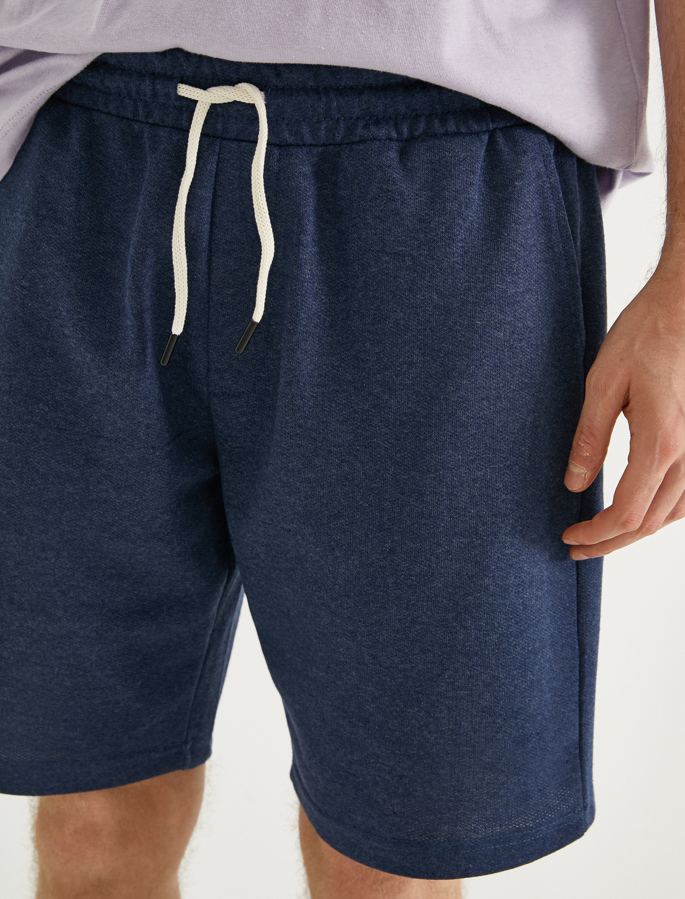 Belden Bağlamalı Bermuda Şort