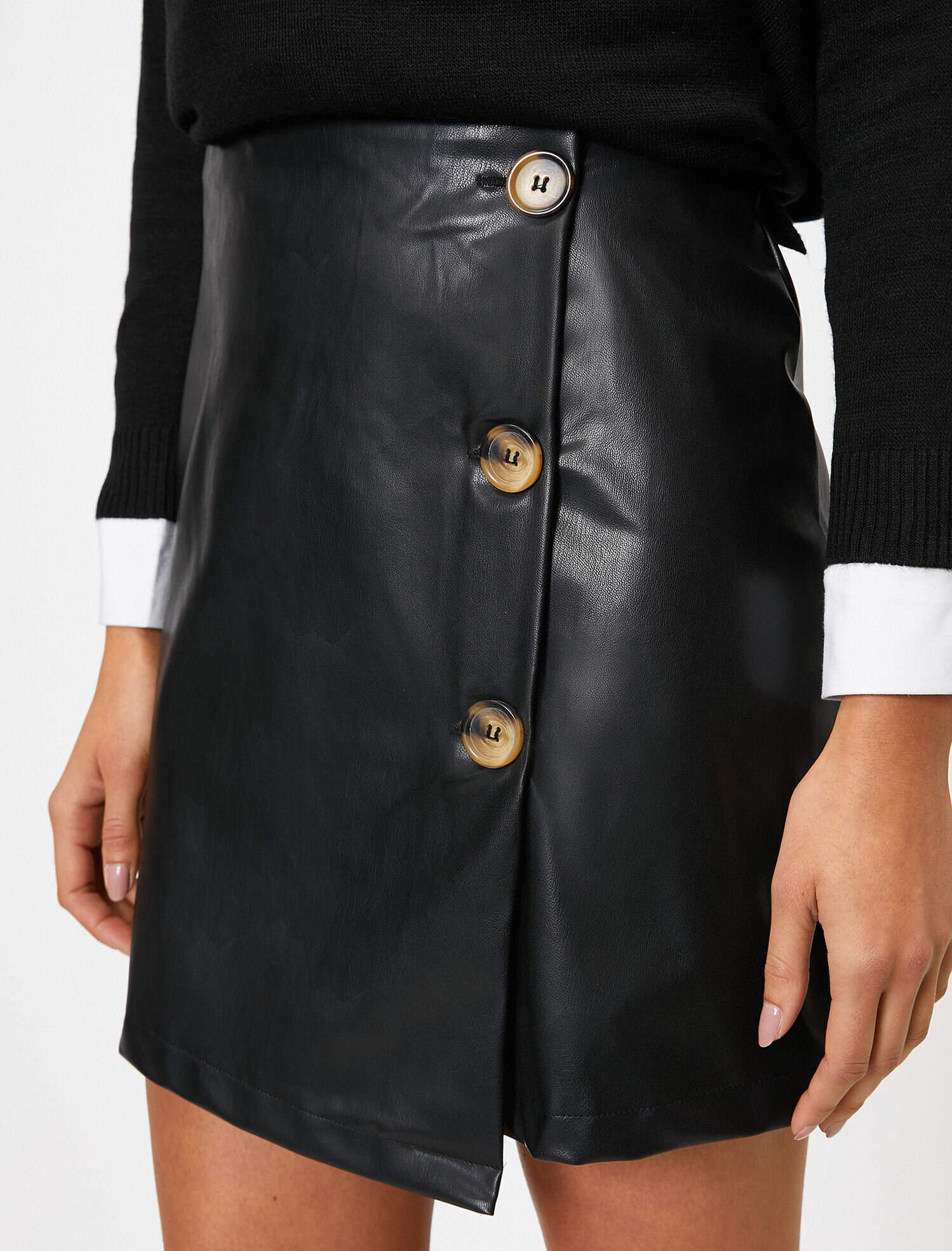   Düğme Detaylı Etek