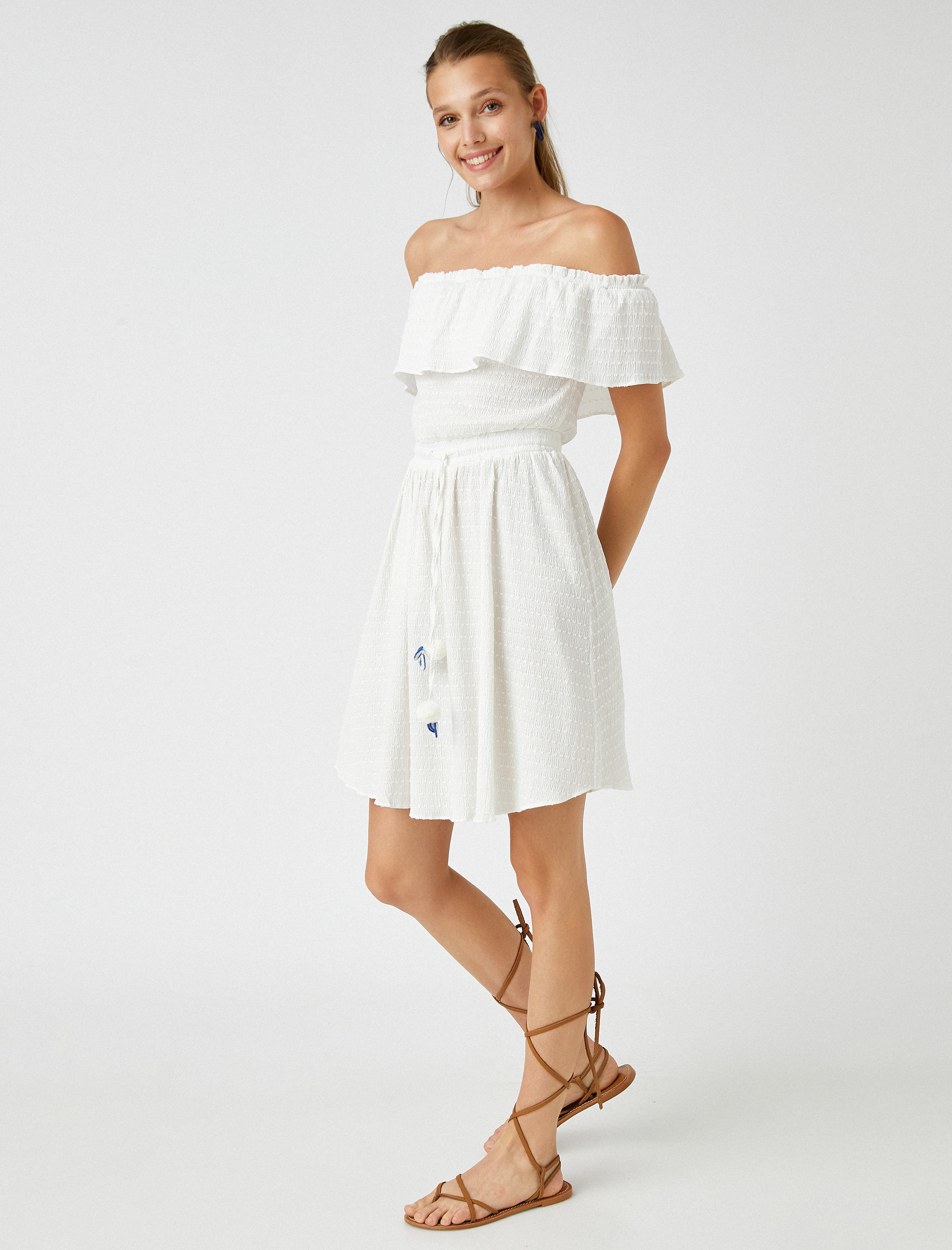   Omzu Açık Mini Elbise Püskül Detaylı