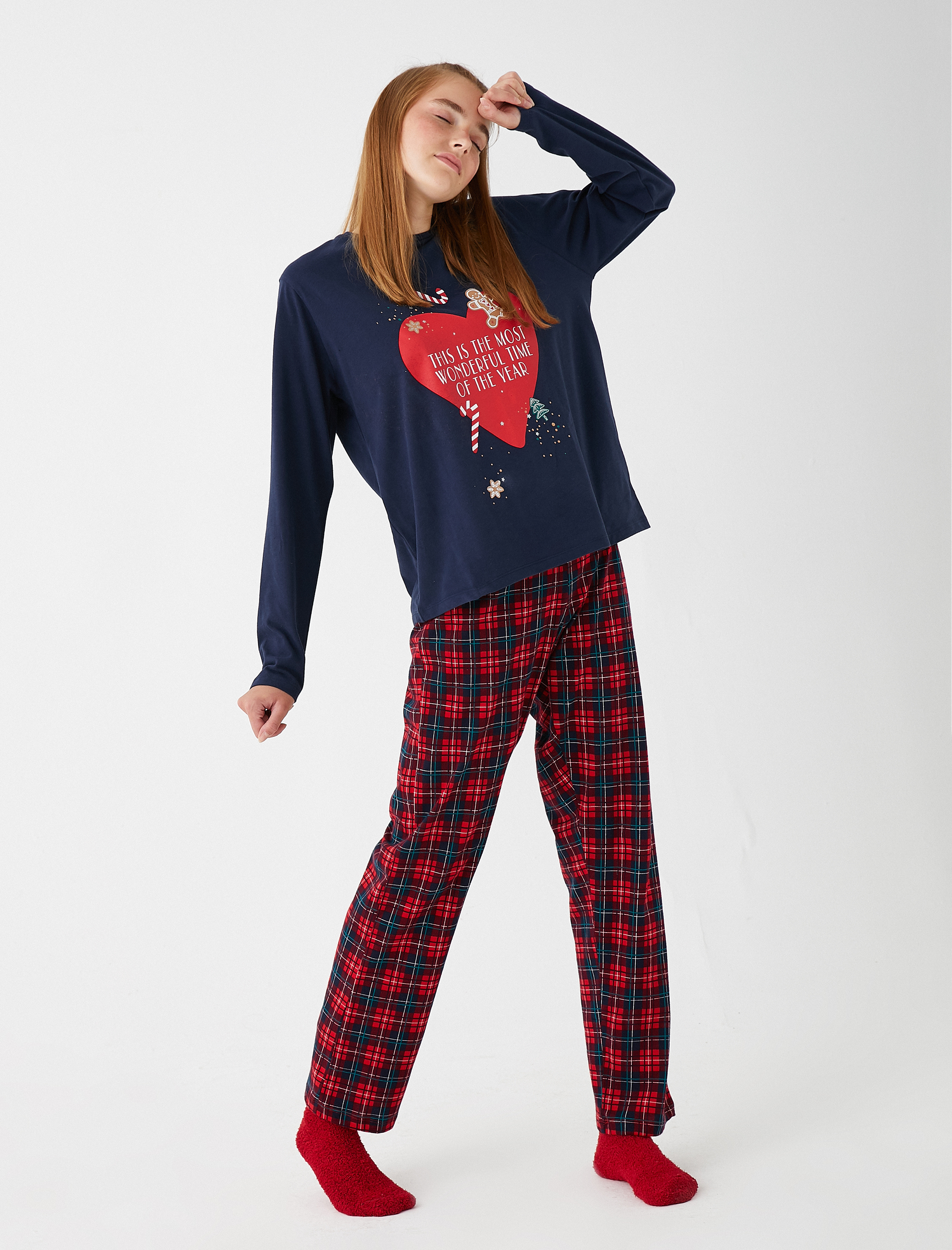 Yılbaşı Temalı Pijama Takımı Pamuklu Baskılı Yumuşak Dokulu