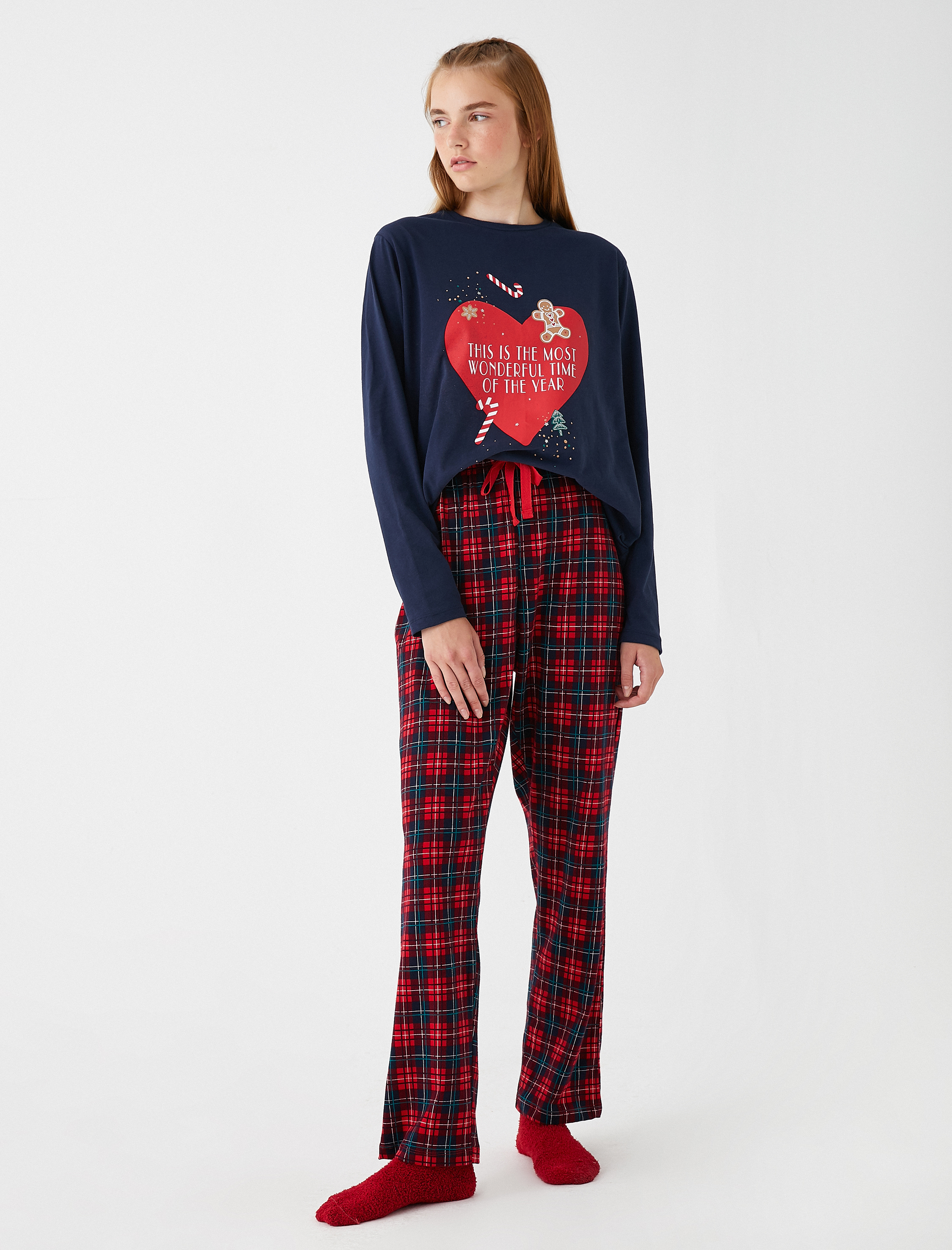 Yılbaşı Temalı Pijama Takımı Pamuklu Baskılı Yumuşak Dokulu