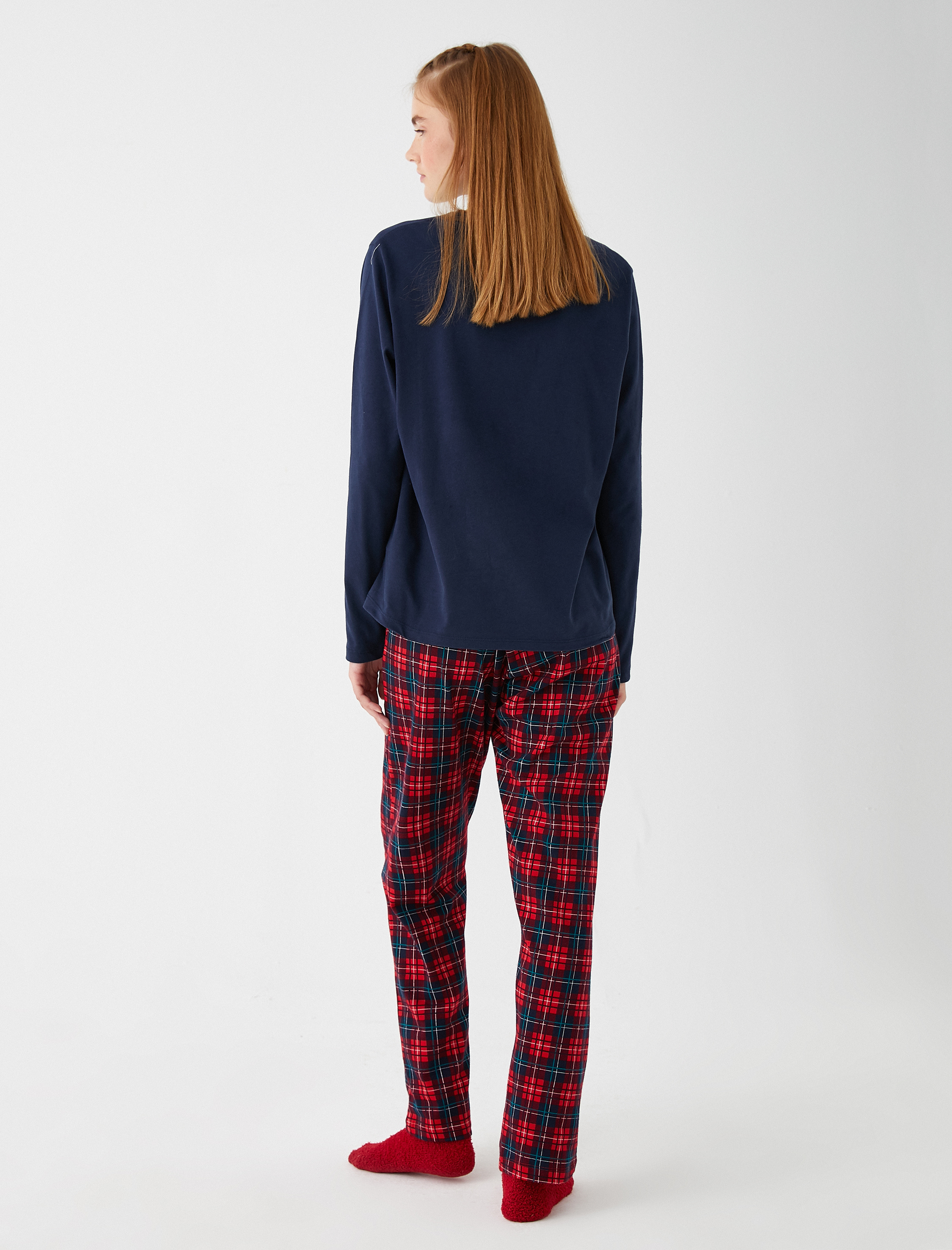 Yılbaşı Temalı Pijama Takımı Pamuklu Baskılı Yumuşak Dokulu