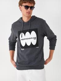 Baskılı Kapşonlu Sweatshirt Şardonlu