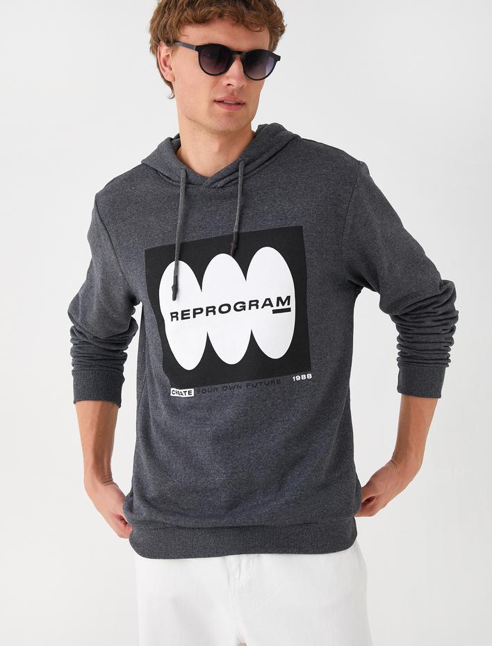  Baskılı Kapşonlu Sweatshirt Şardonlu