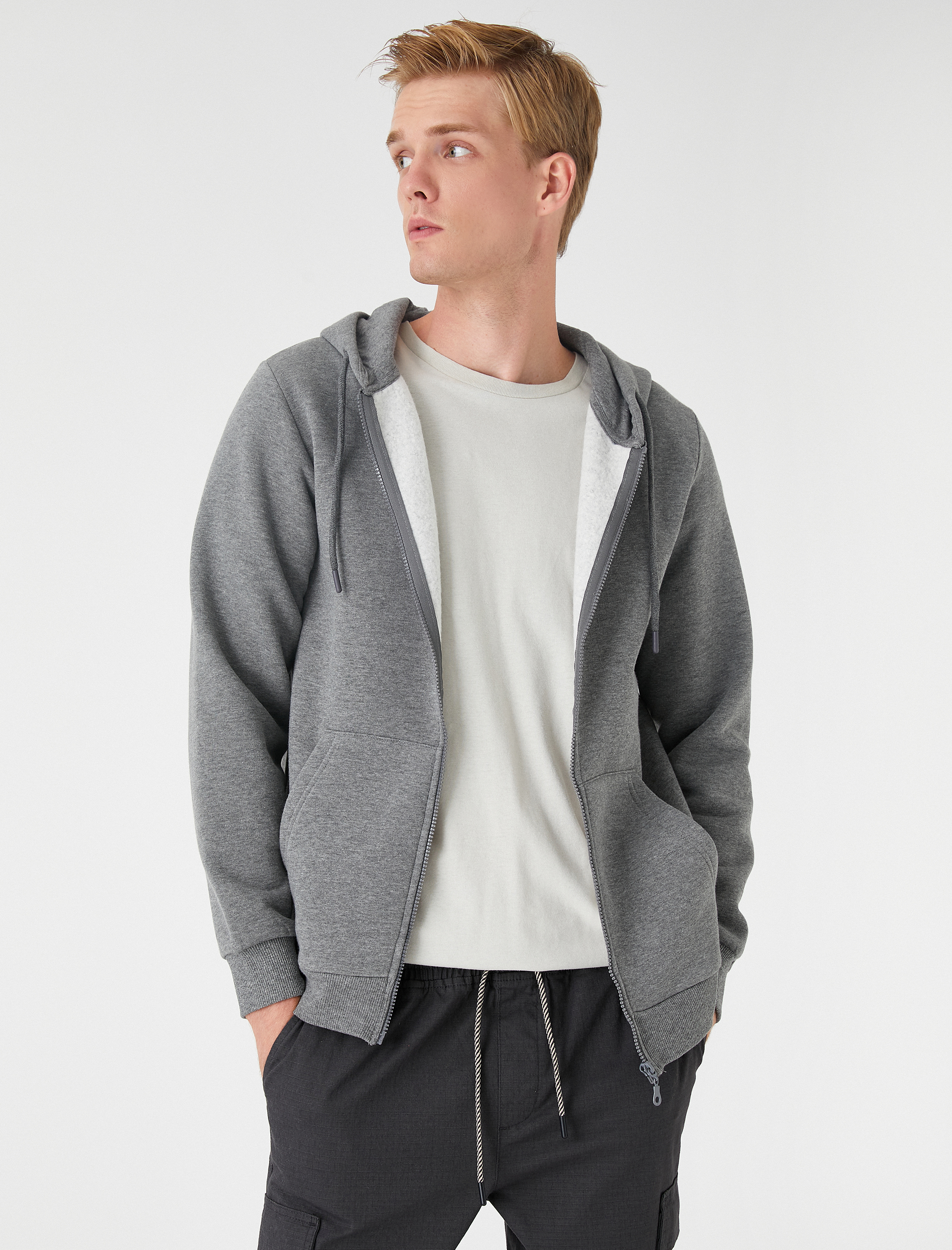   Fermuarlı Kapşonlu Sweatshirt Şardonlu Cep Detaylı