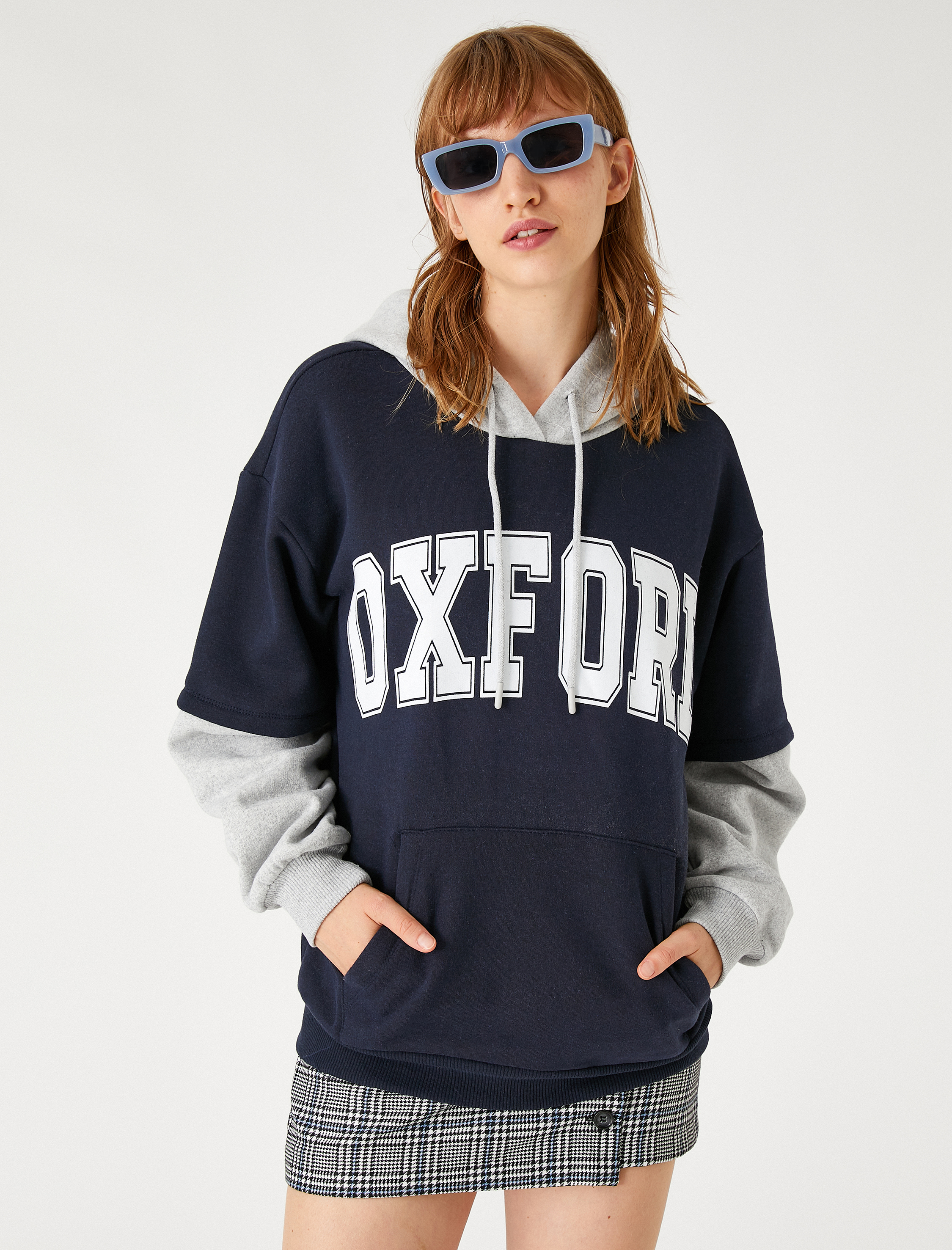   İşlemeli Kolej Sweatshirt Kapüşonlu Cepli