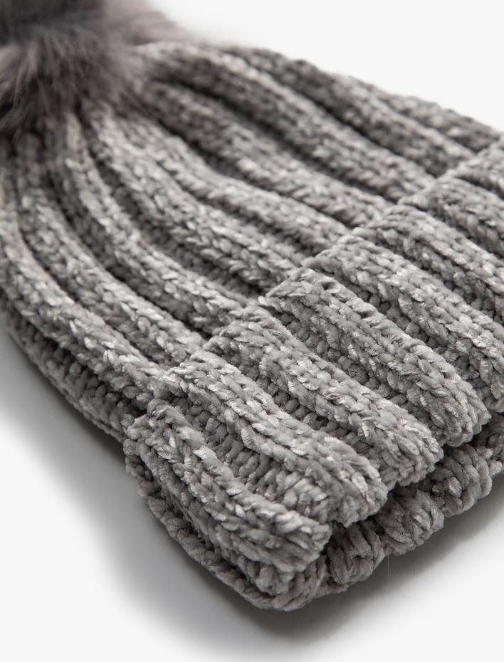 Kadın Ponponlu Örgü Bere