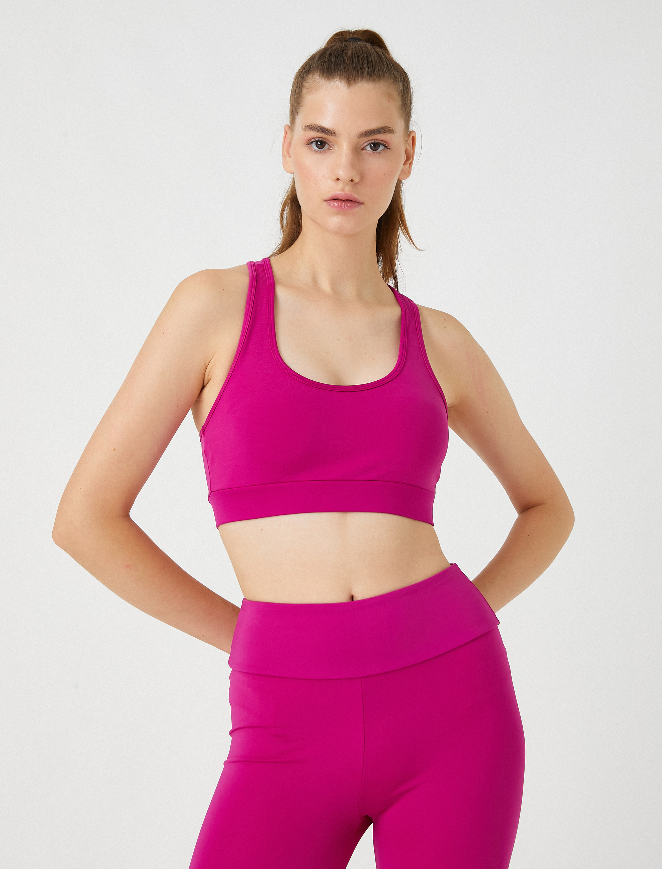   Basic Sporcu Sütyeni Halter Yaka