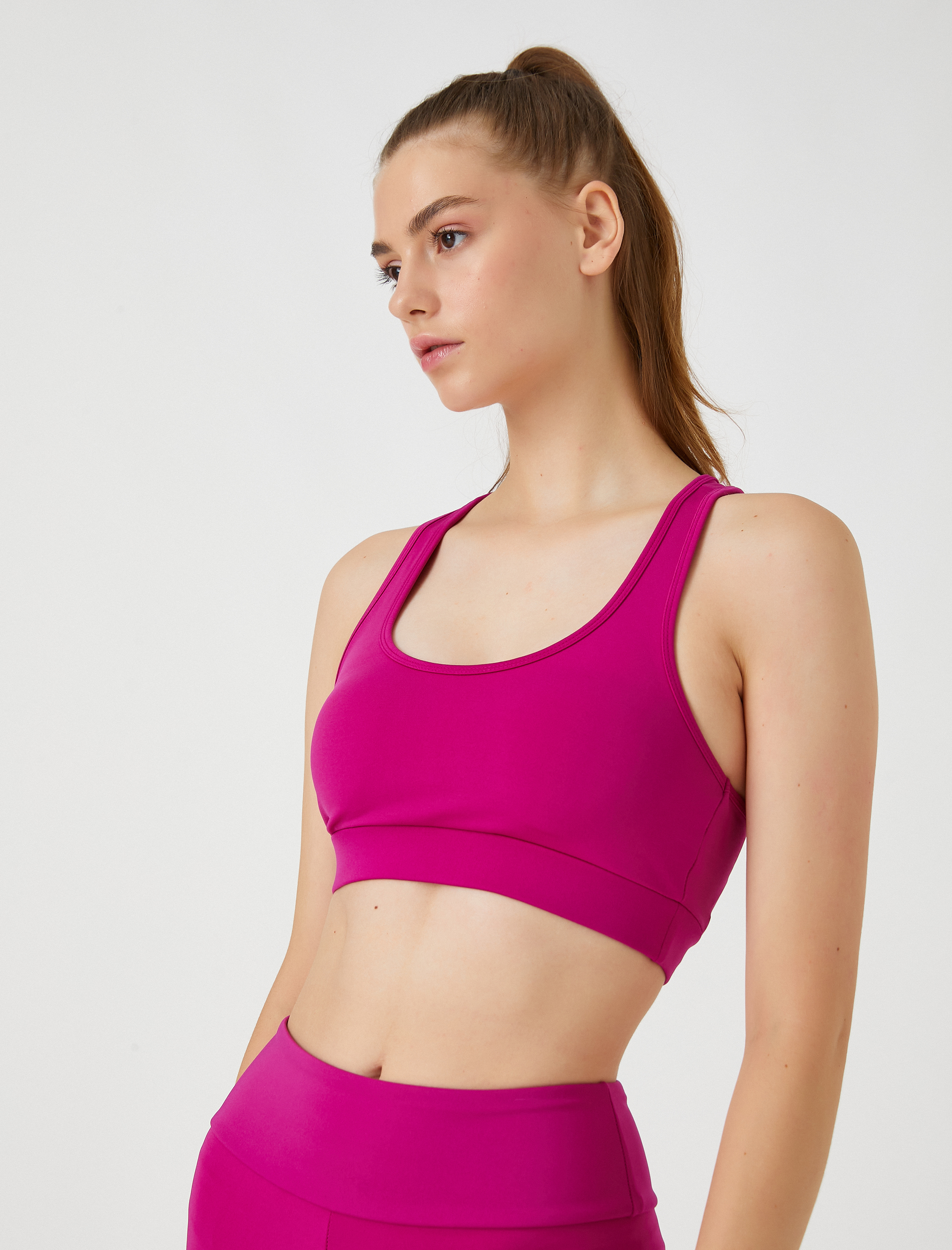   Basic Sporcu Sütyeni Halter Yaka