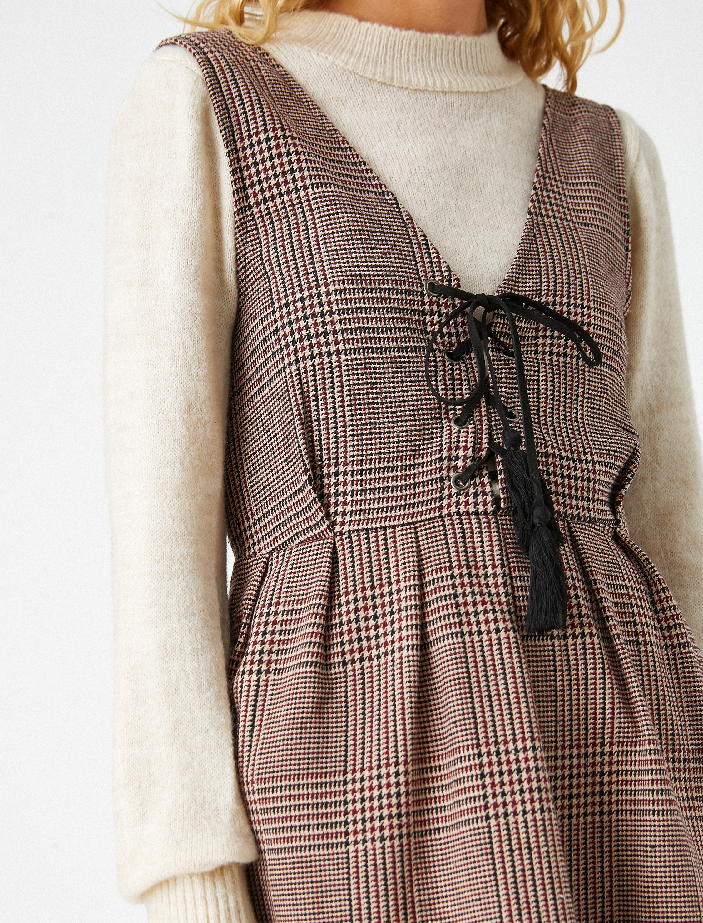   Desenli Salopet Elbise Püskül Detaylı