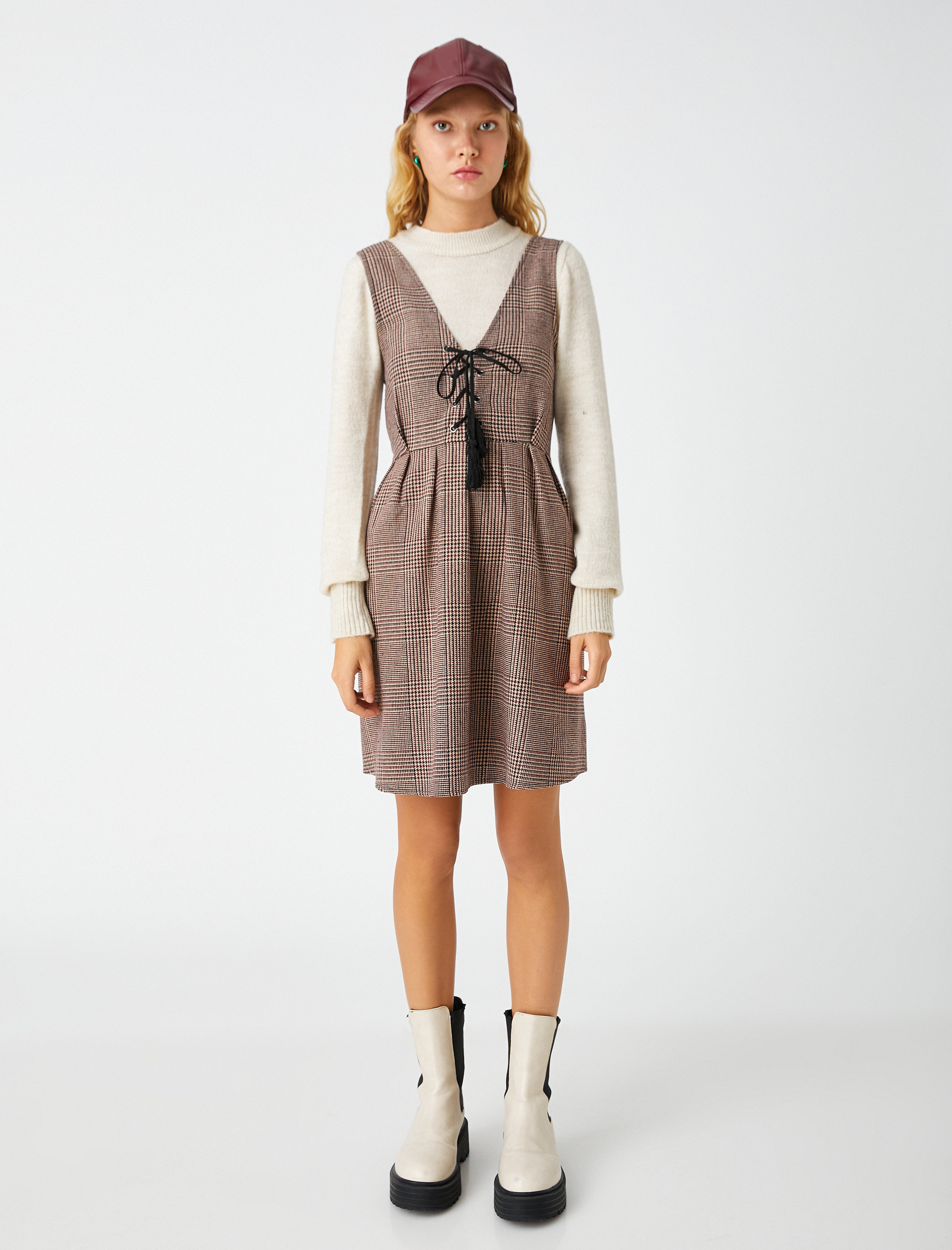   Desenli Salopet Elbise Püskül Detaylı