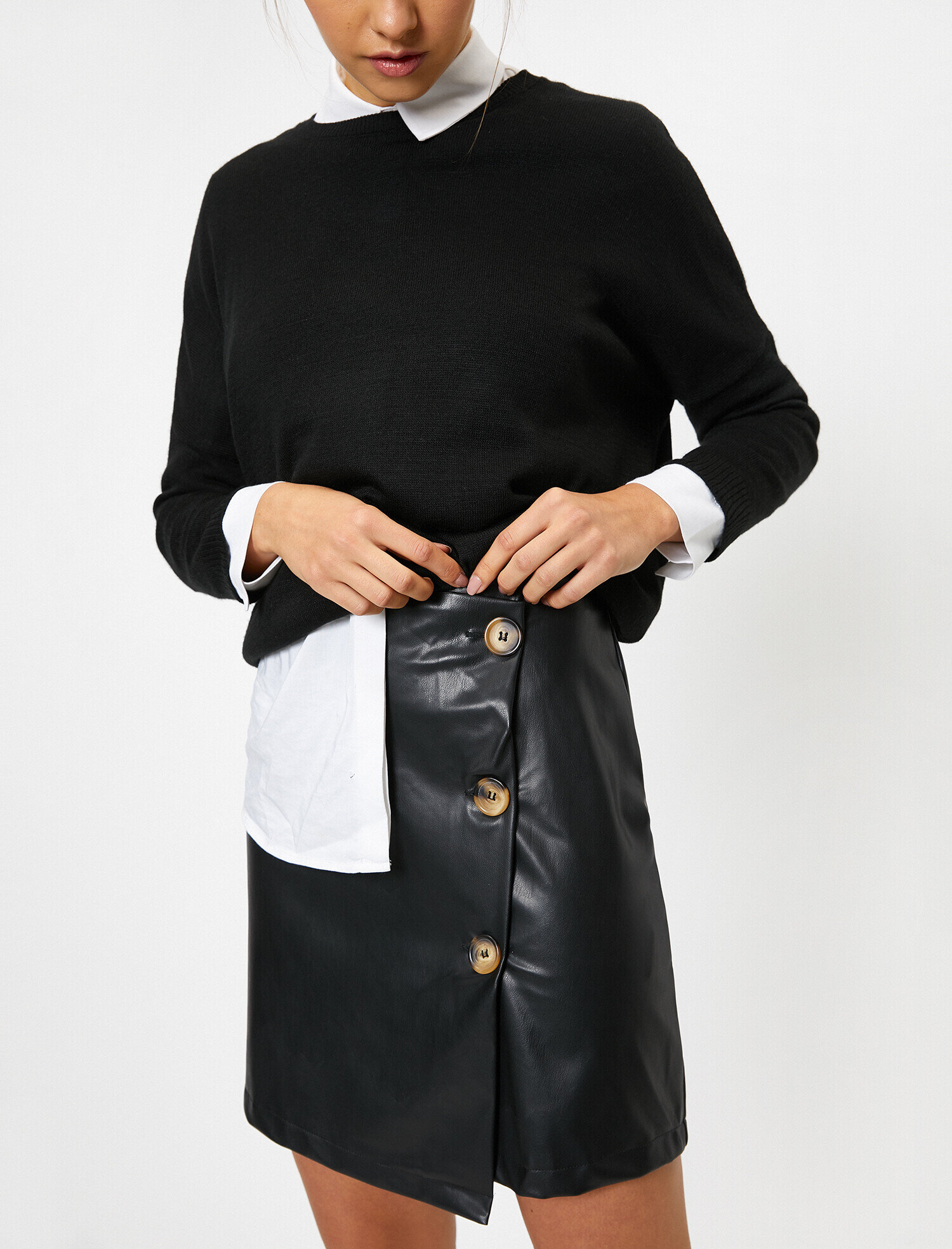   Düğme Detaylı Etek