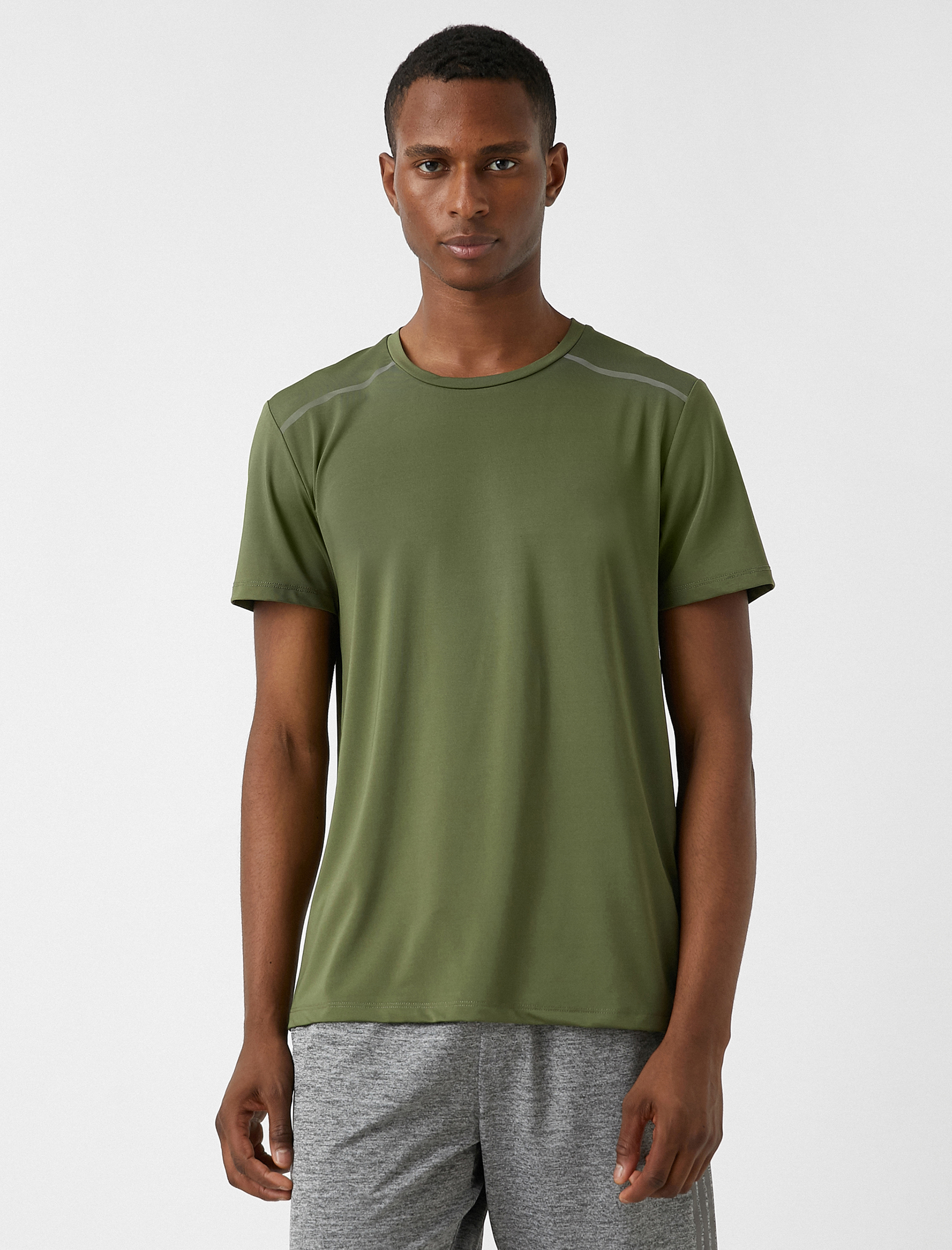   Bisiklet Yaka Kısa Kollu Tişört